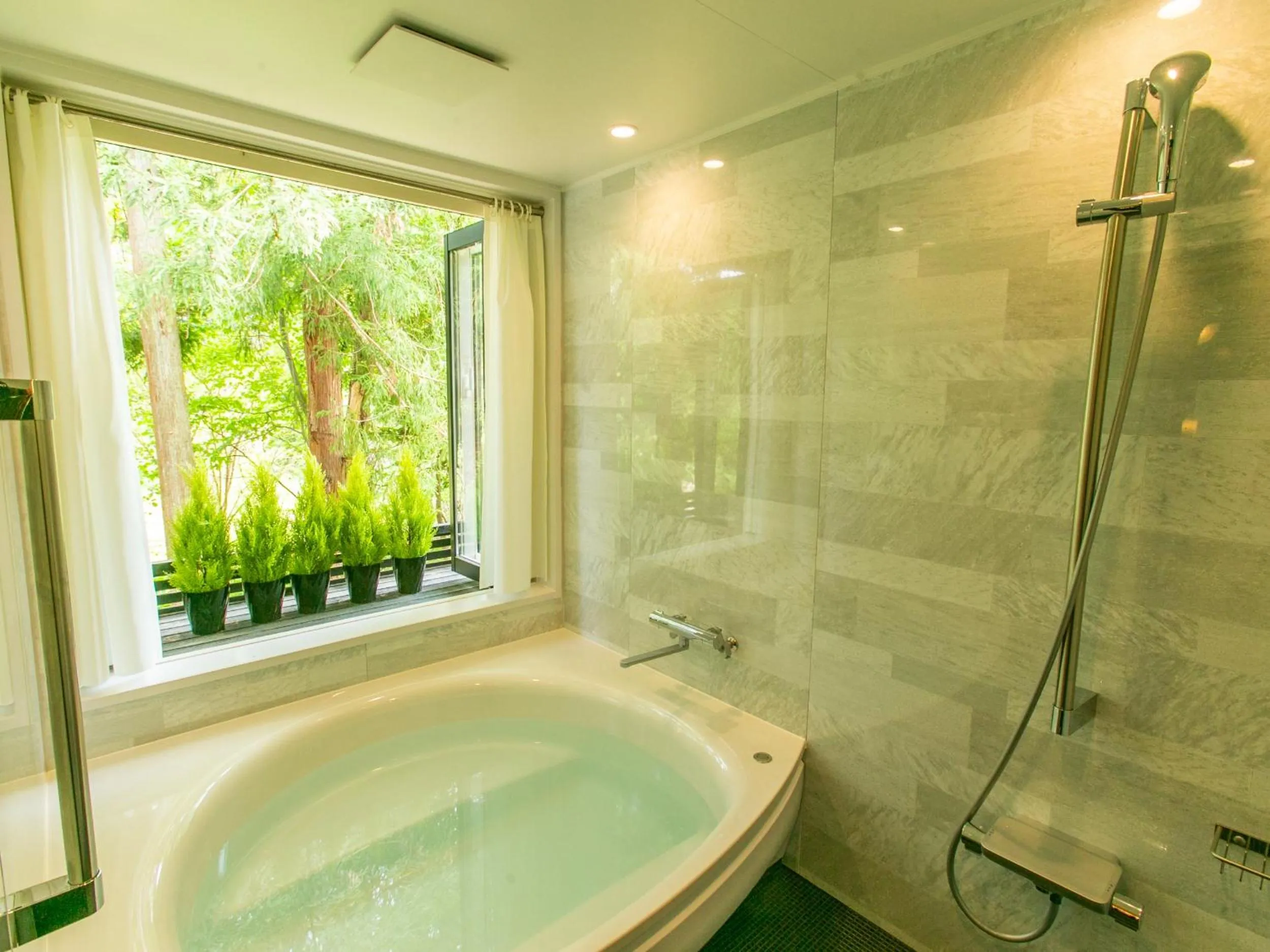 Shower in Restaurant & Hotel Traumerei