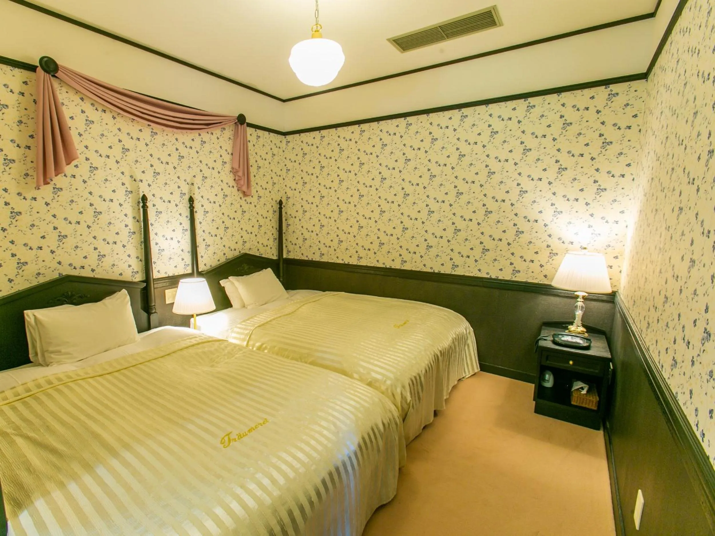 Bed in Restaurant & Hotel Traumerei