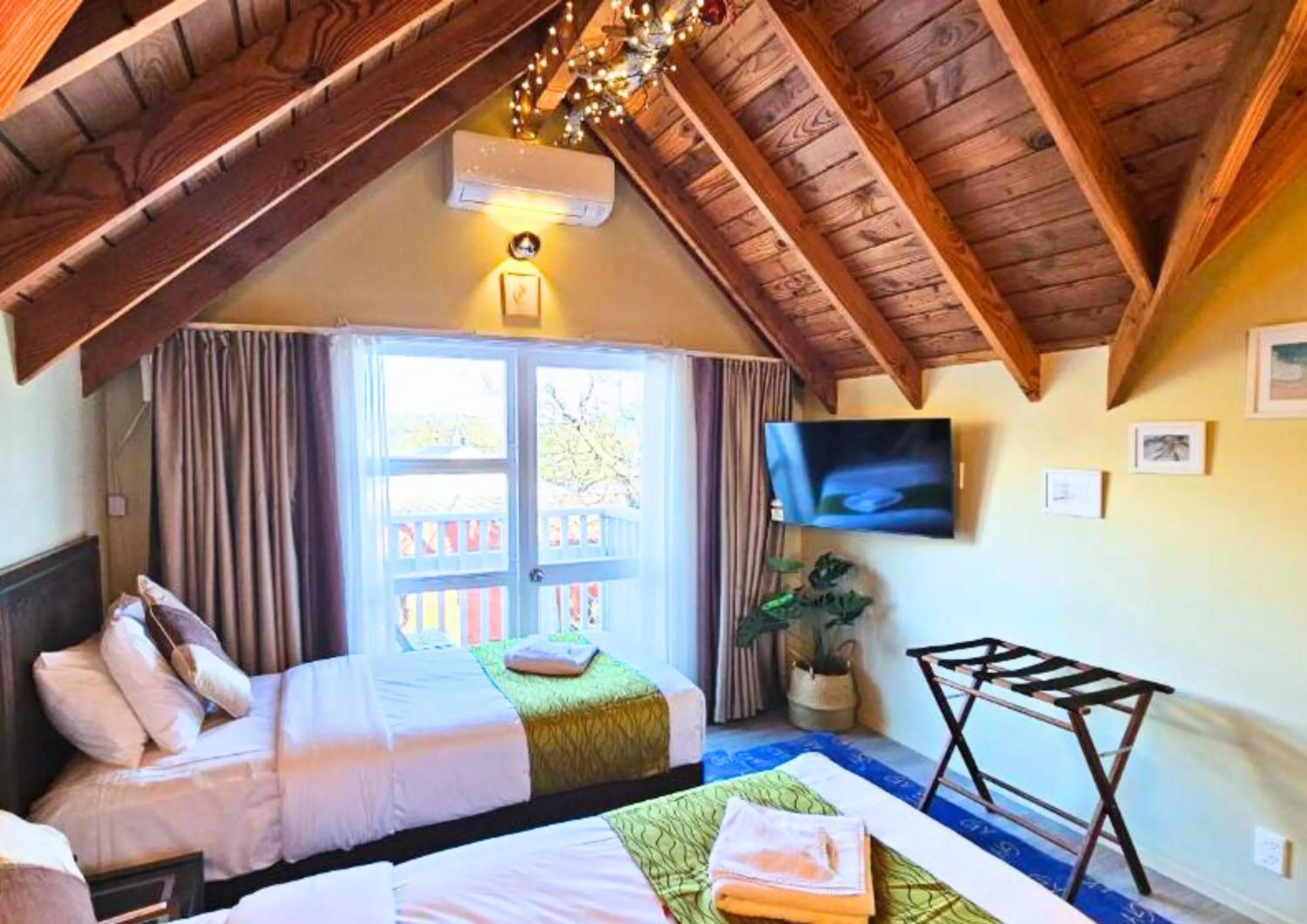 Twin Room with Balcony in GY BOUTIQUE HOTEL