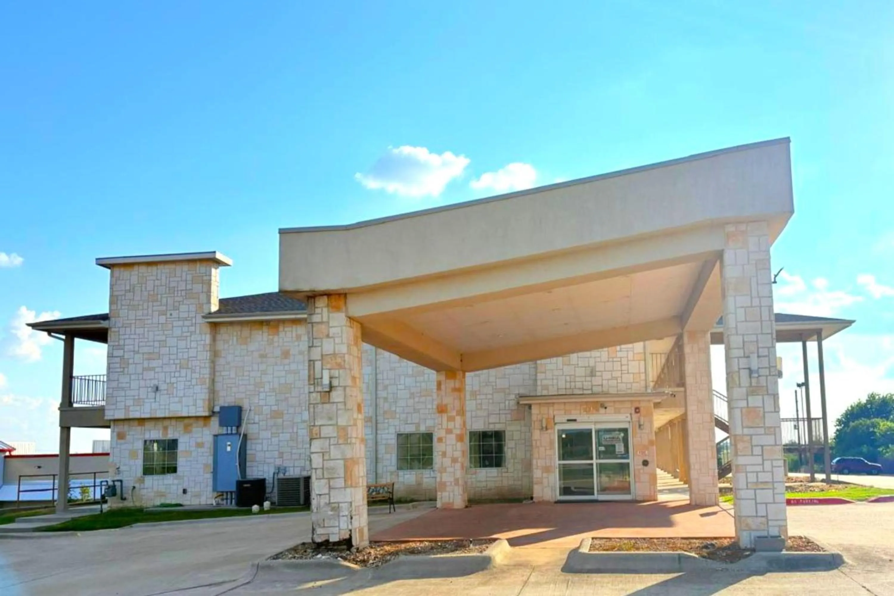Property building in Westwood Inn Extended Stay by OYO Gonzales TX