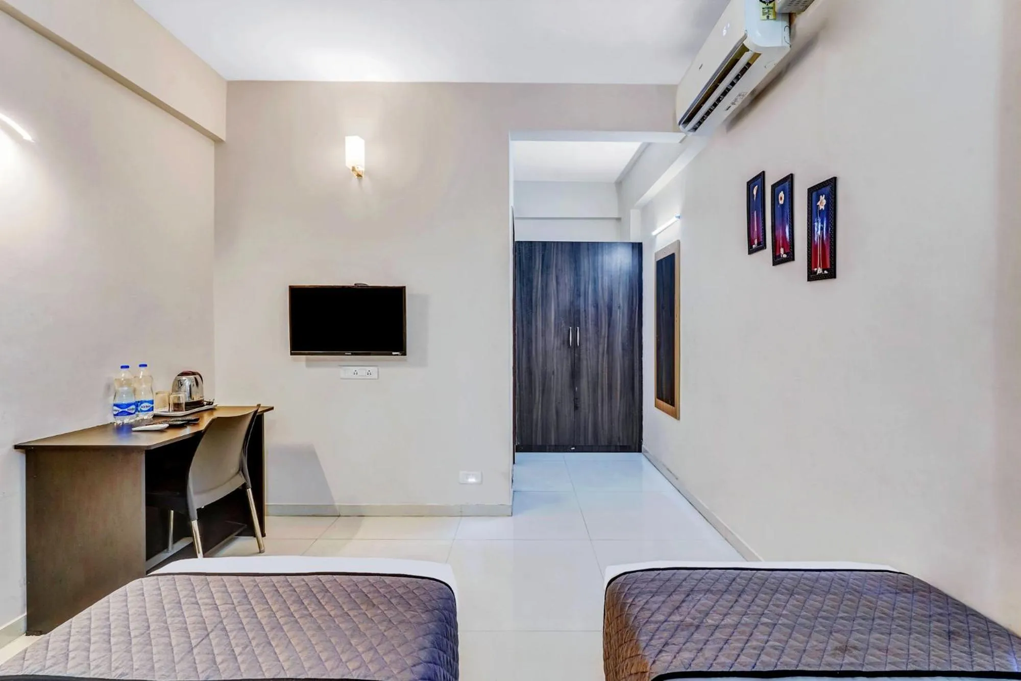 Bed in UPAR Hotels Nearby Bagmane Tech Park