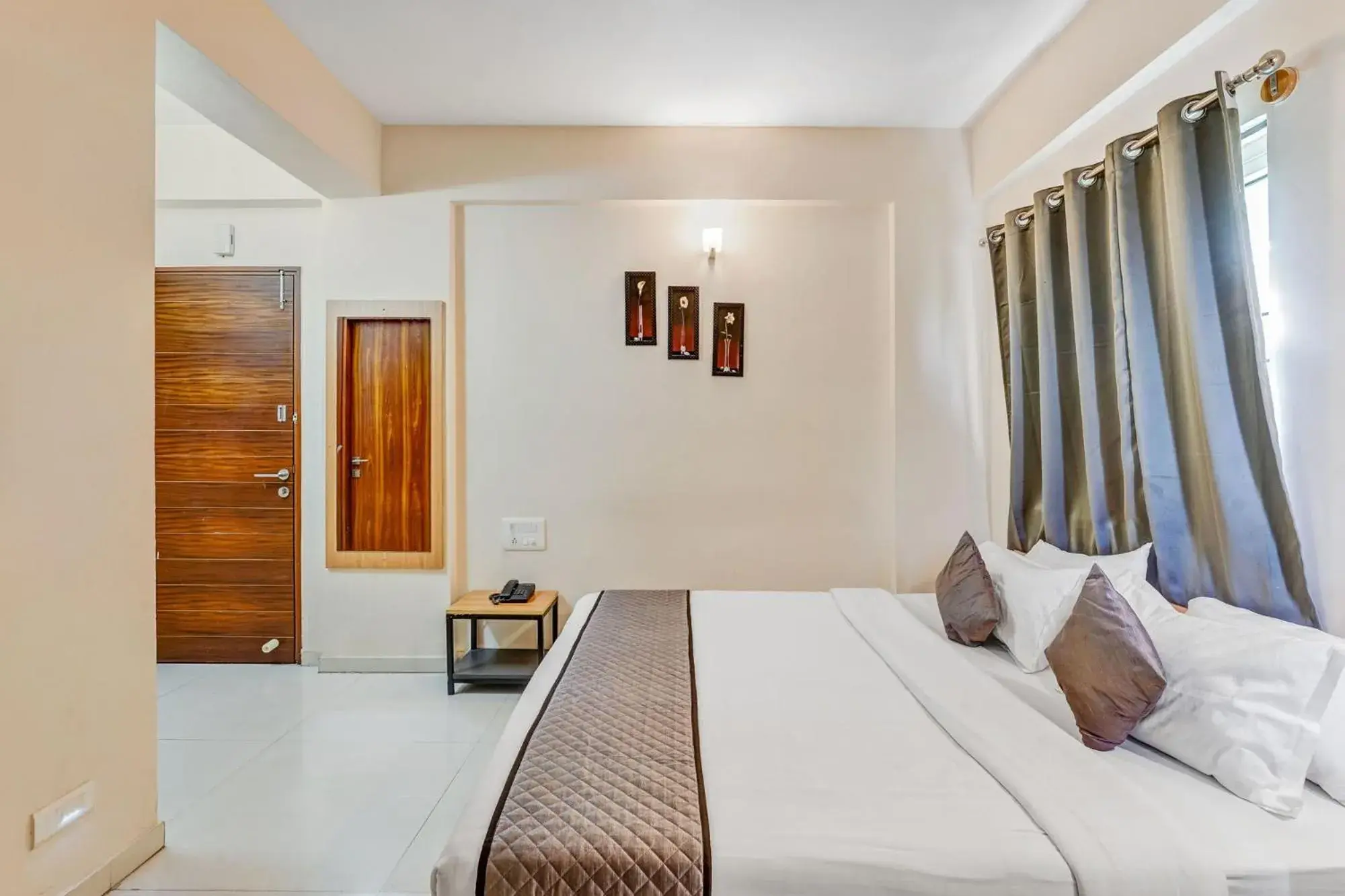 Bed in UPAR Hotels Nearby Bagmane Tech Park Bed in UPAR Hotels Nearby Bagmane Tech Park