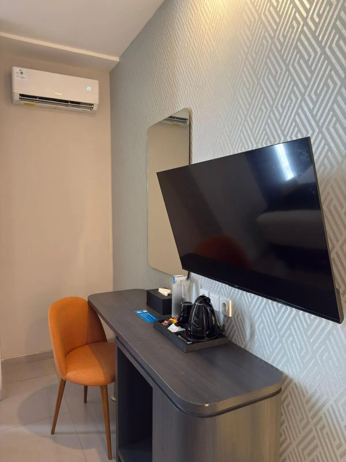 TV and multimedia in Azana Style Hotel Tulungagung