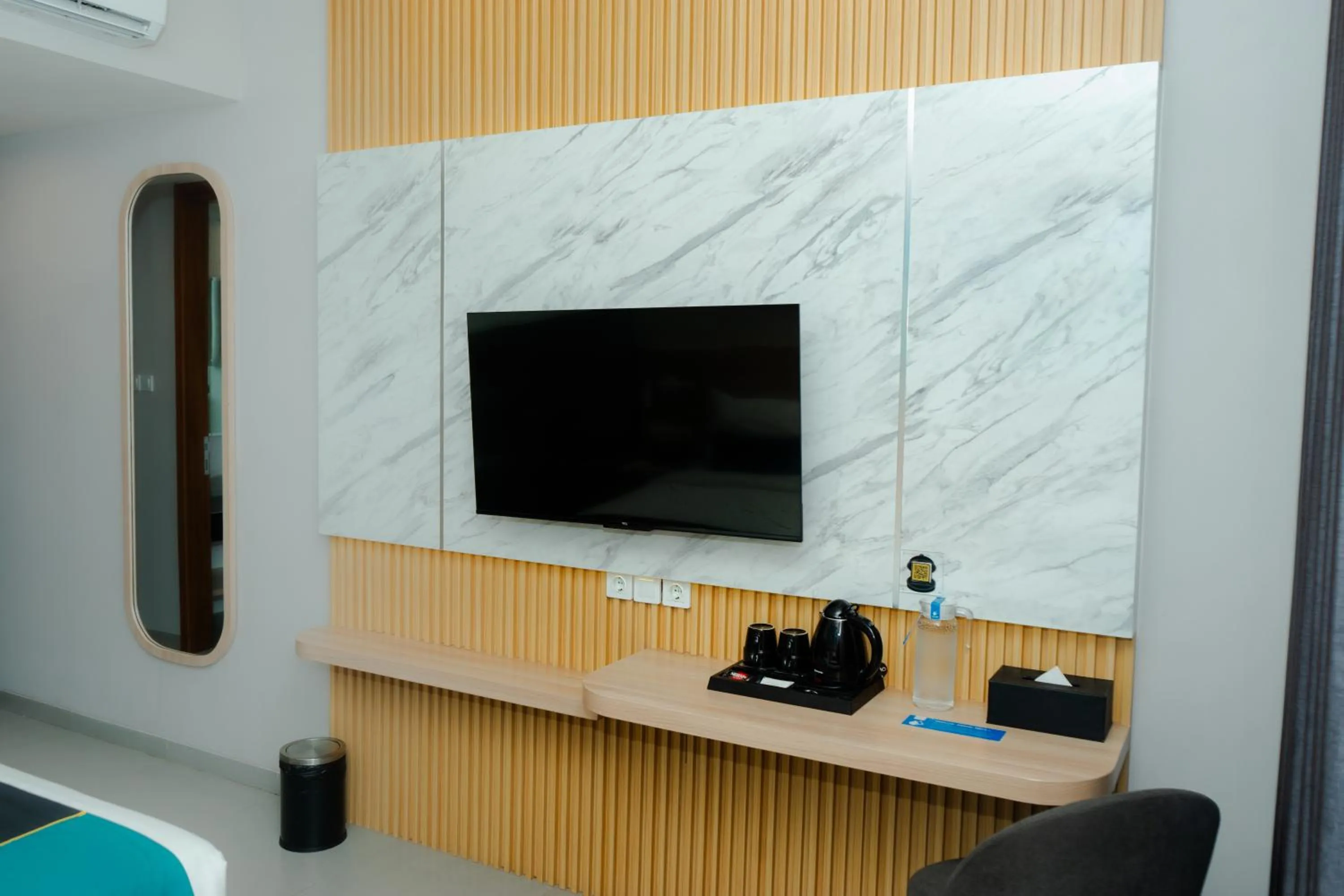 TV and multimedia in Azana Style Hotel Tulungagung