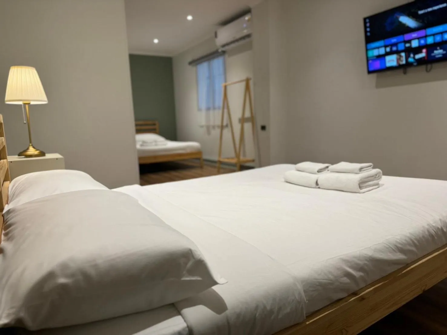 Bed in O'Shea's Sukhumvit Bangkok