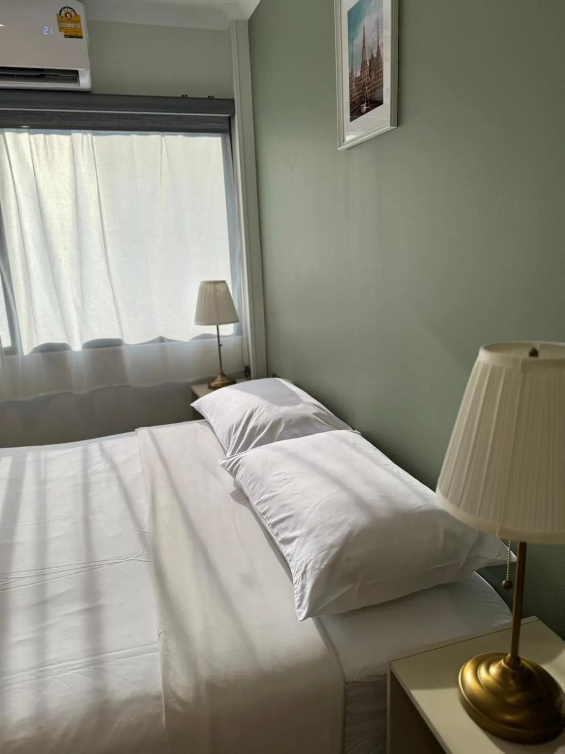 Bed in O'Shea's Sukhumvit Bangkok