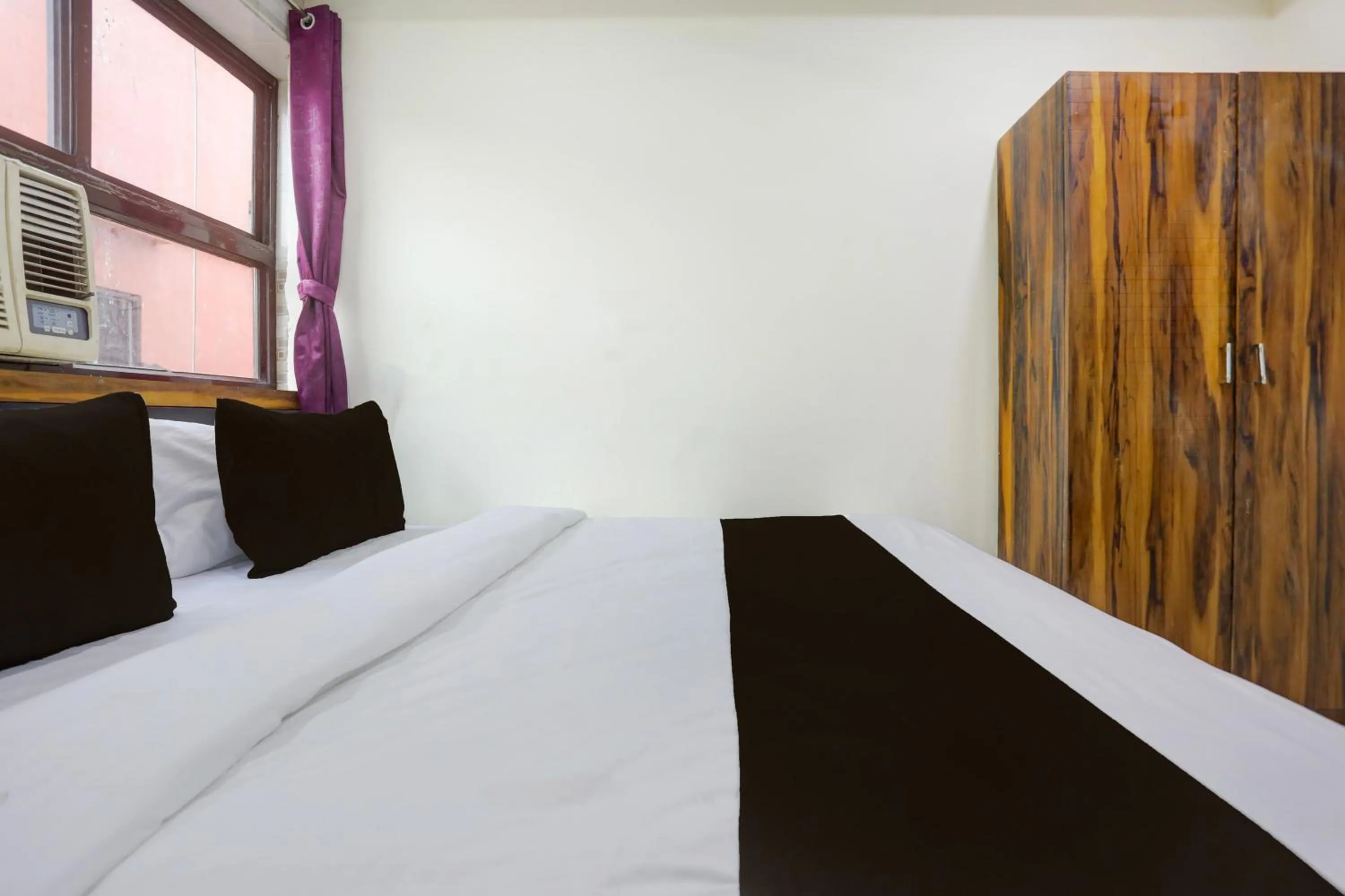 Bedroom, Bed in Hotel O Shyama Palace