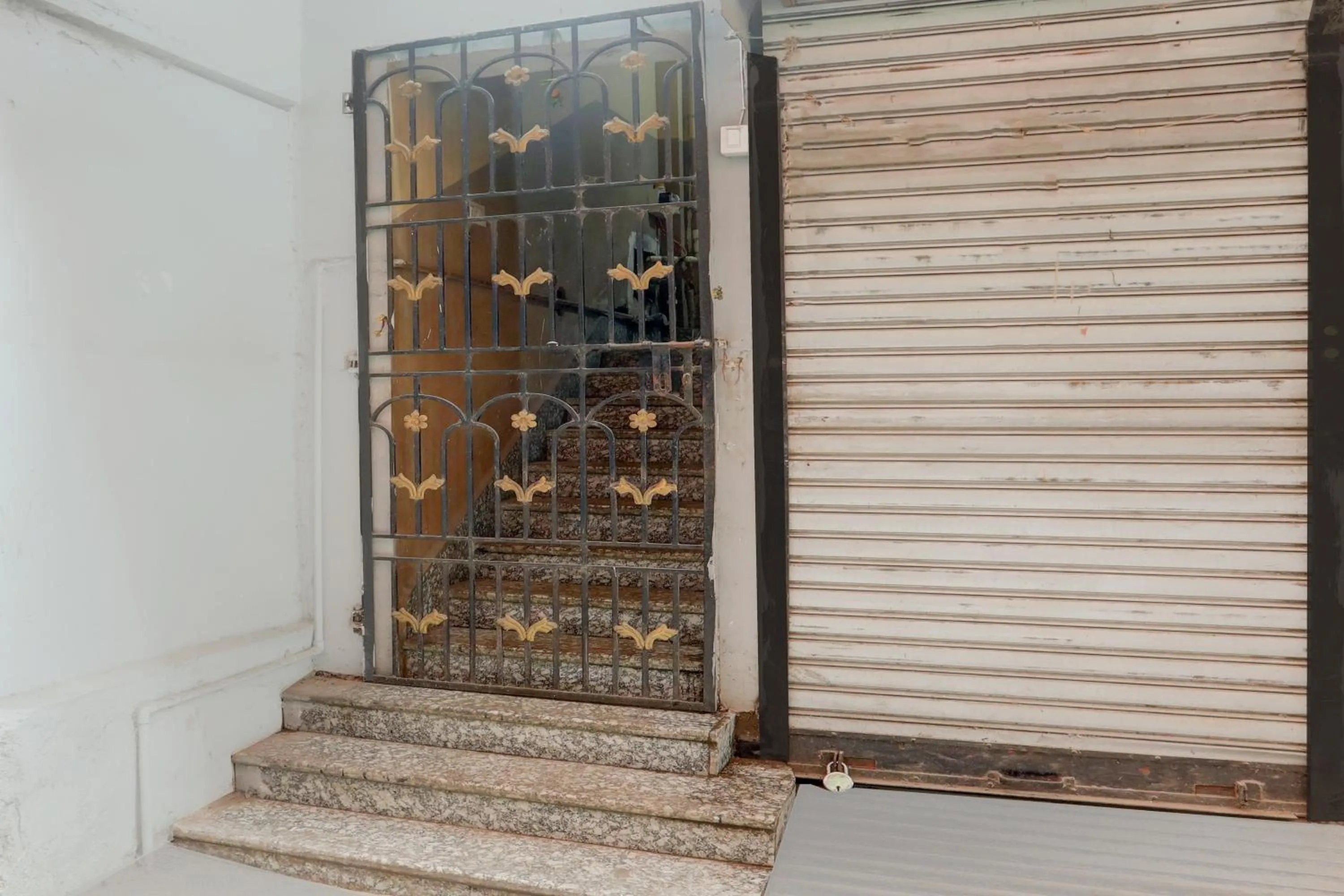 Facade/entrance in Hotel O Shyama Palace