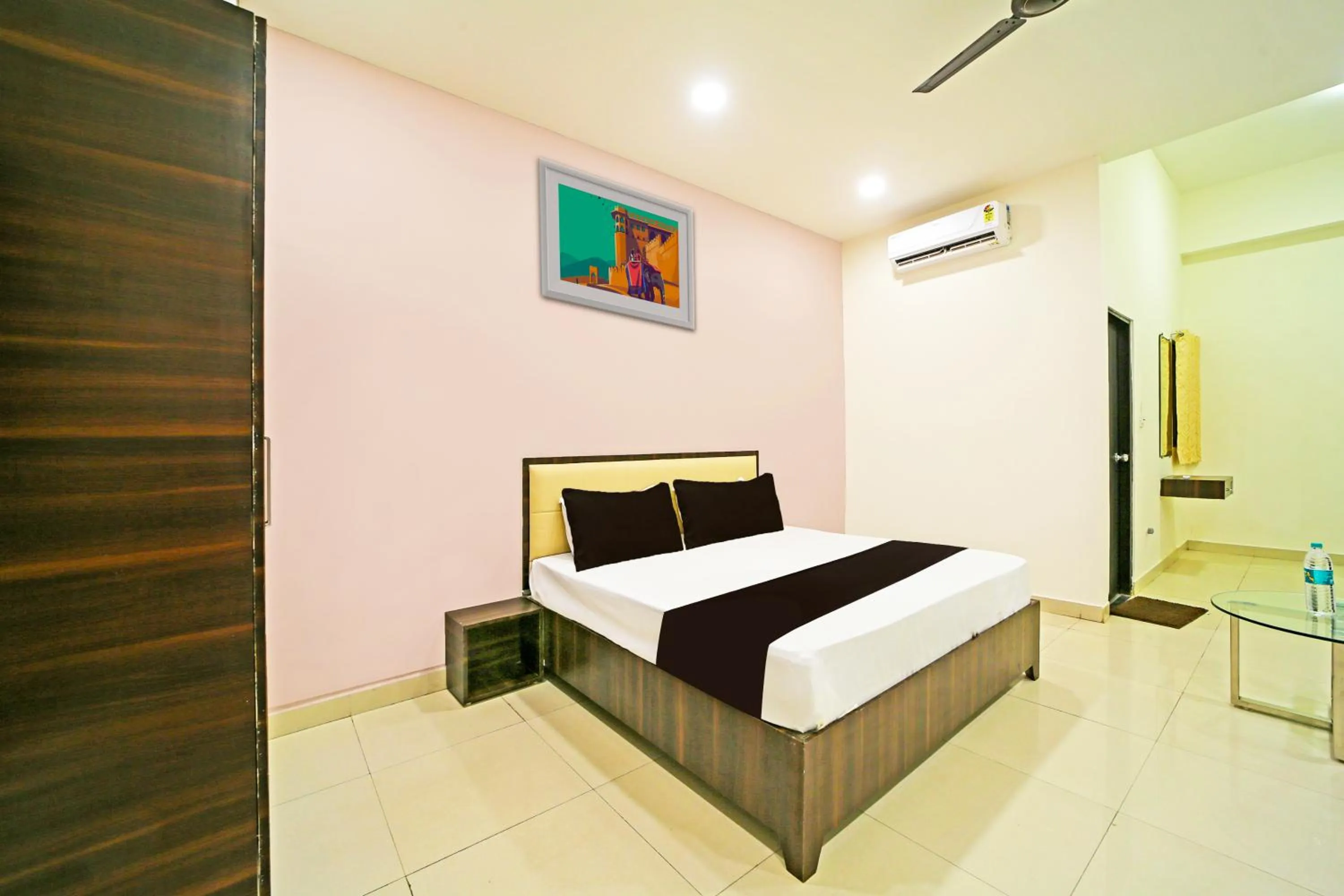 Bedroom, Bed in Hotel O Agrawal Inn