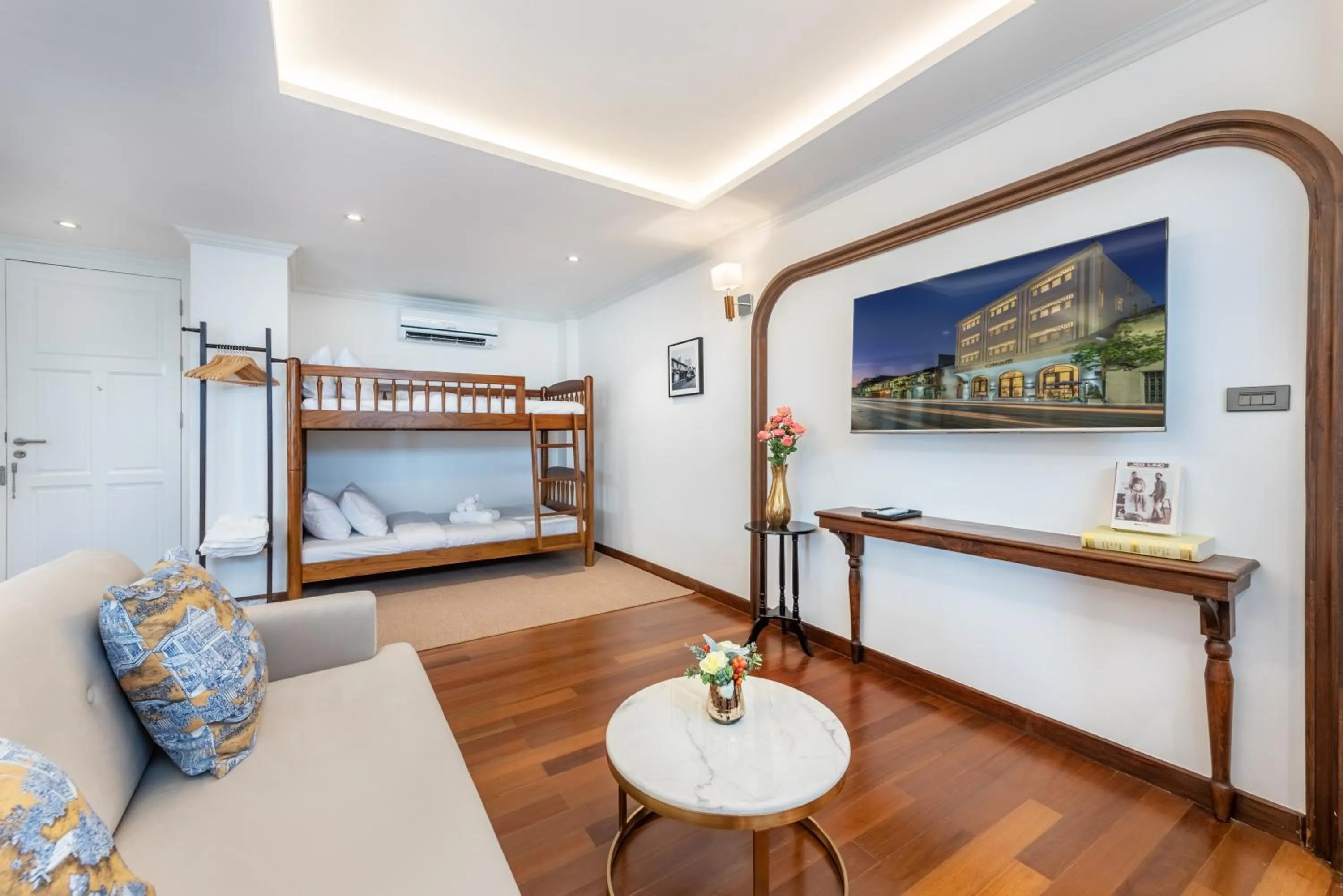 Bed in Cherie Bangkok Boutique Hotel