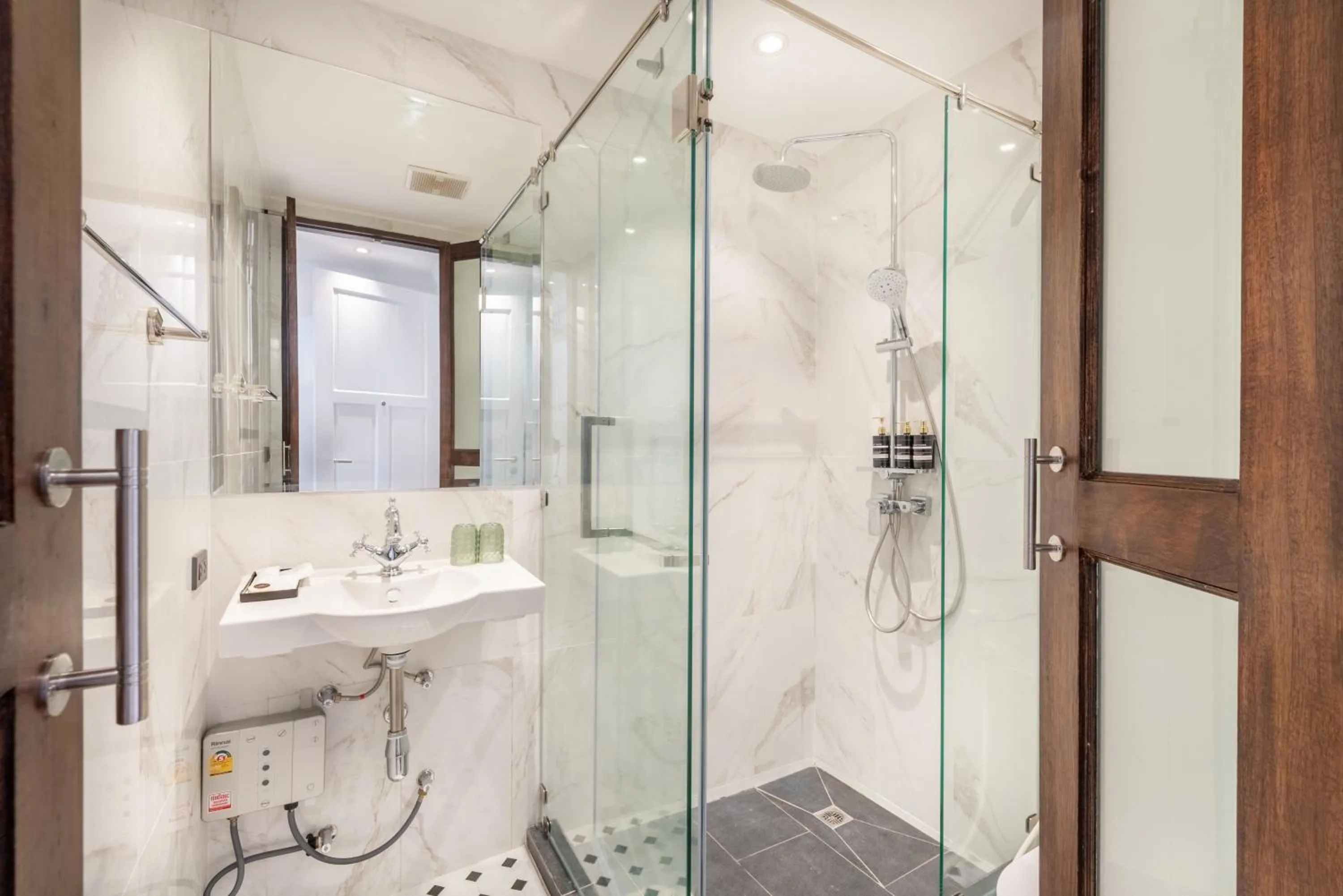 Cherie Bangkok Boutique Hotel