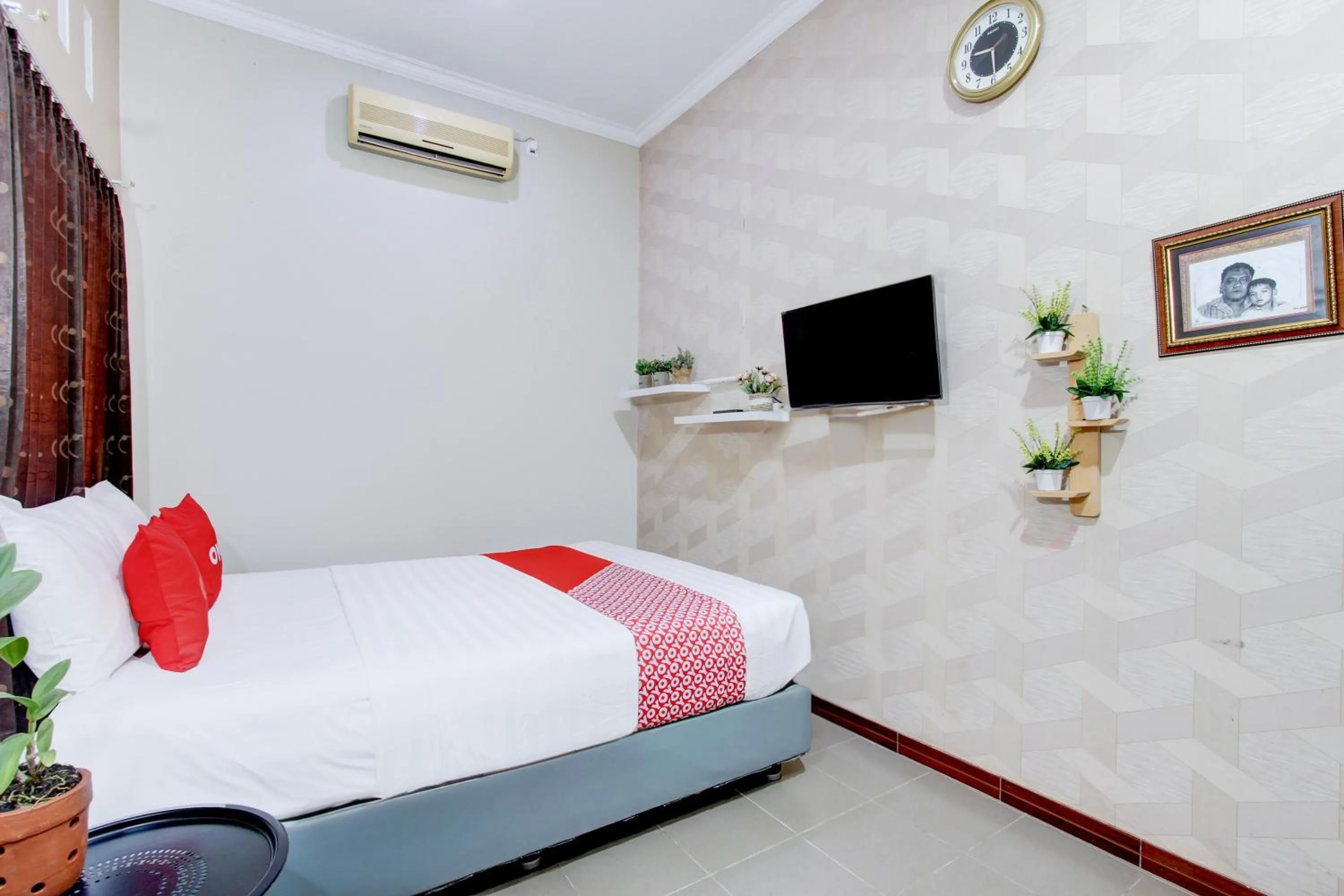 Bedroom, Bed in Hotel O Homestay Koe Syariah