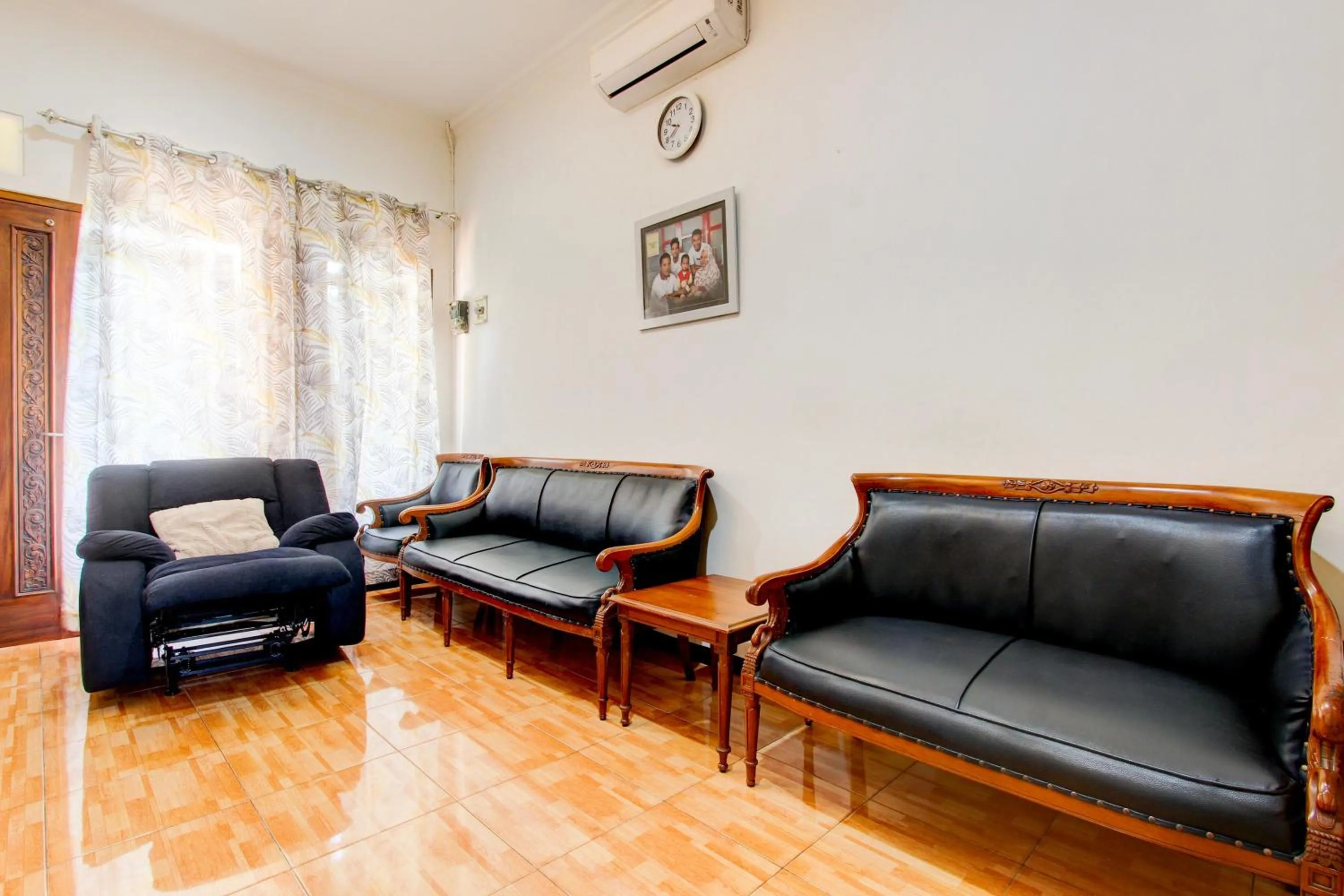 Lobby or reception in Hotel O Homestay Koe Syariah