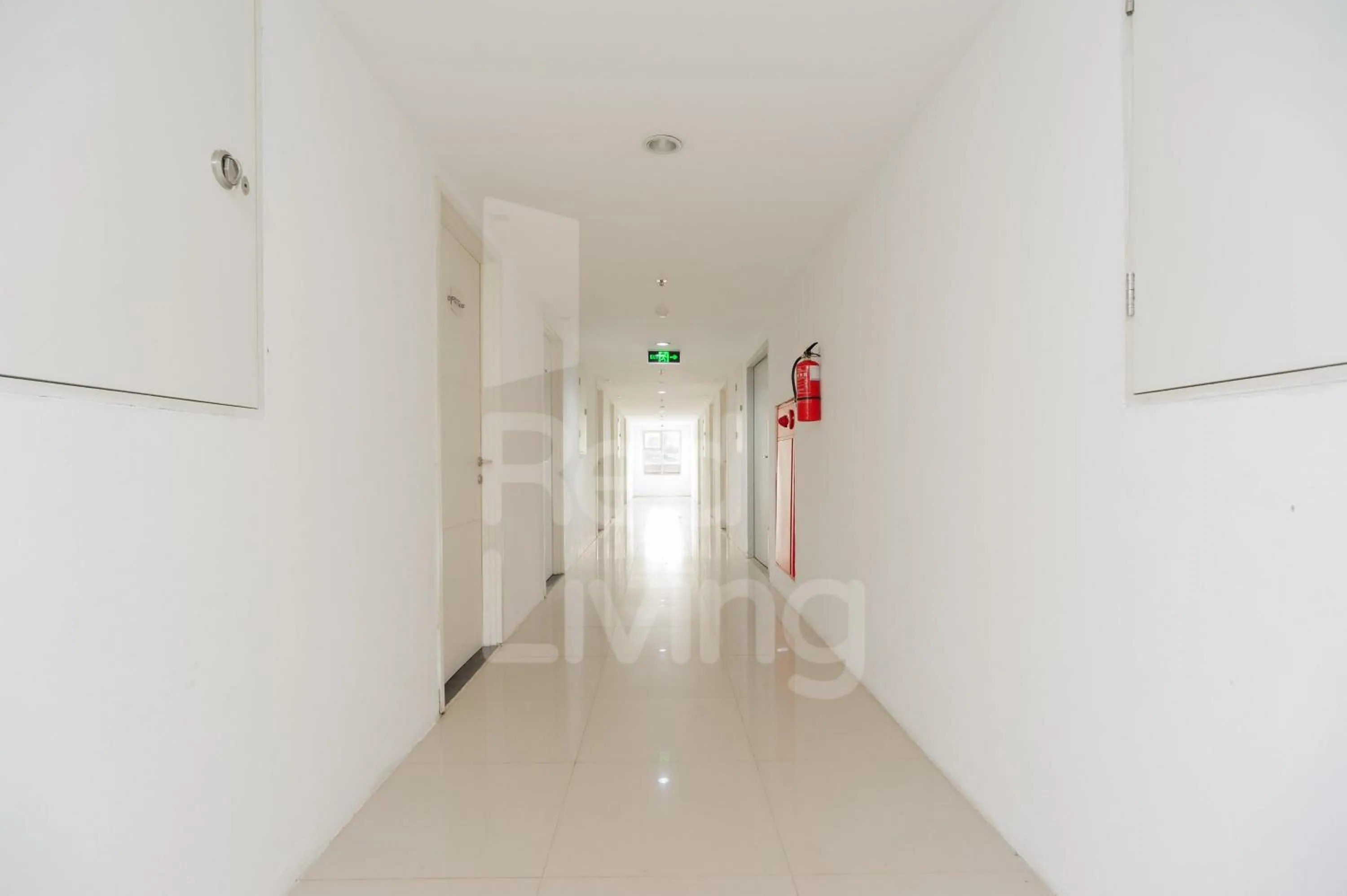 RedLiving Apartemen Urbantown Serpong - Aurora Rooms