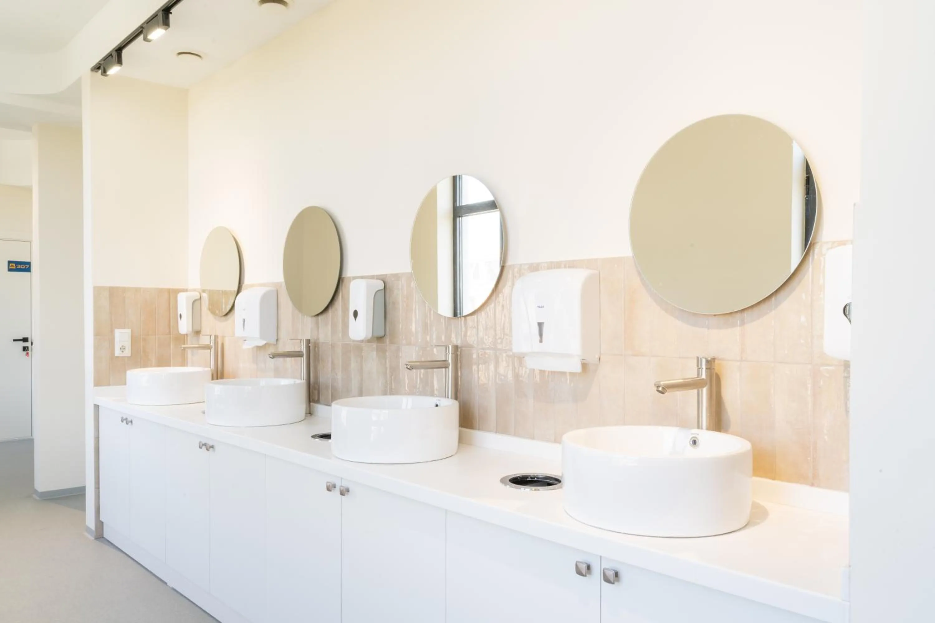 Bathroom in ololoYurt