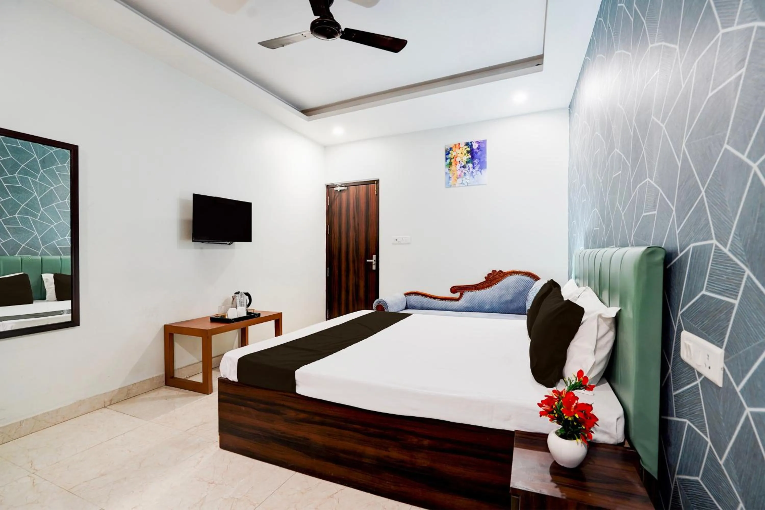 Bedroom, Bed in Hotel O Alankrita Resort