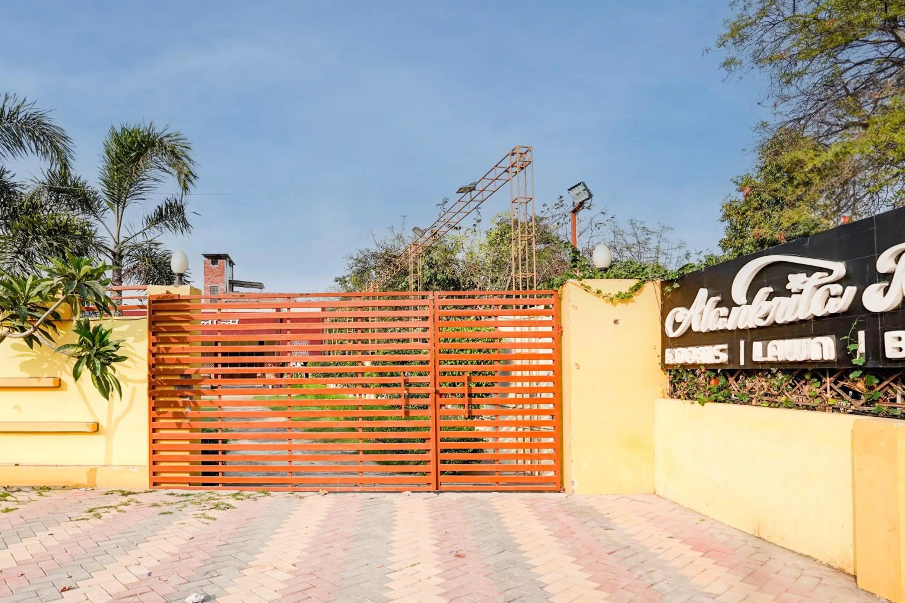 Facade/entrance in Hotel O Alankrita Resort