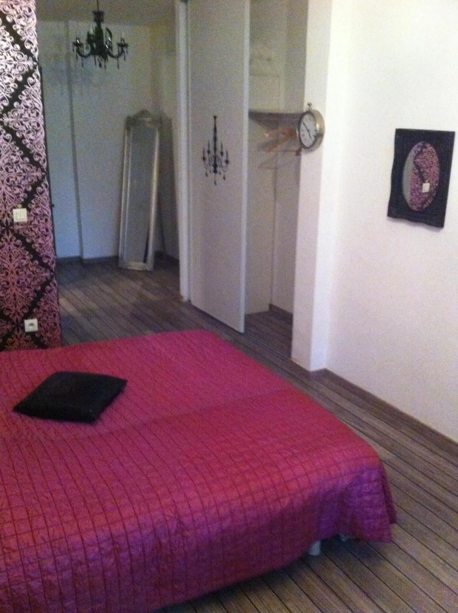 Decorative detail, Bed in La Cathare