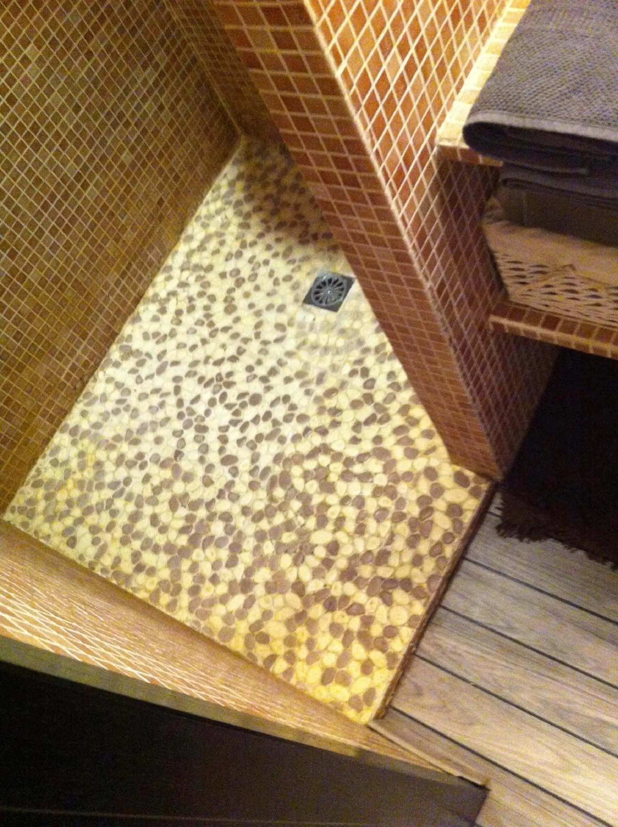 Shower in La Cathare