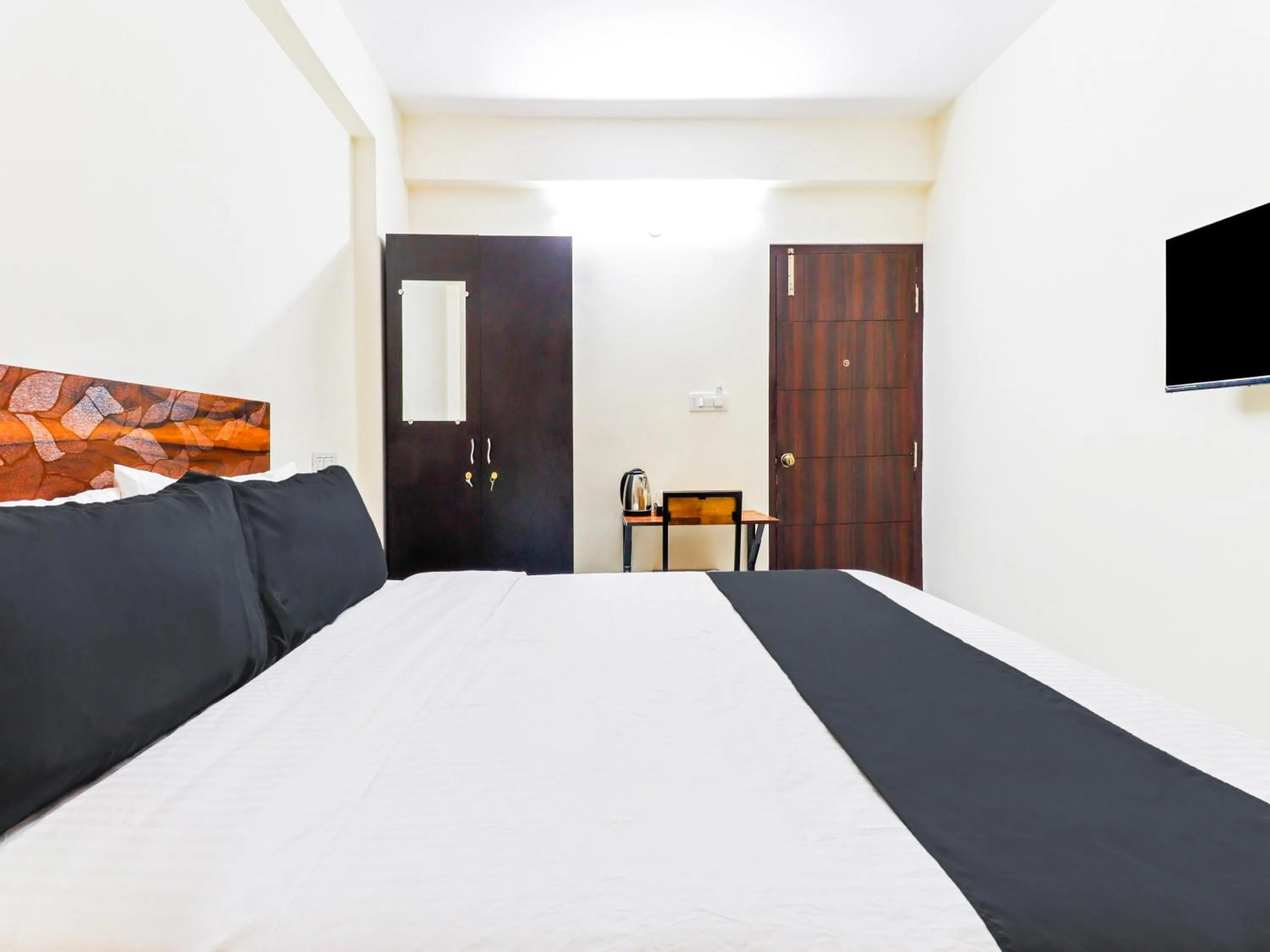 Bedroom, Bed in Super Townhouse Bellandur Near Embassy Tech Village
