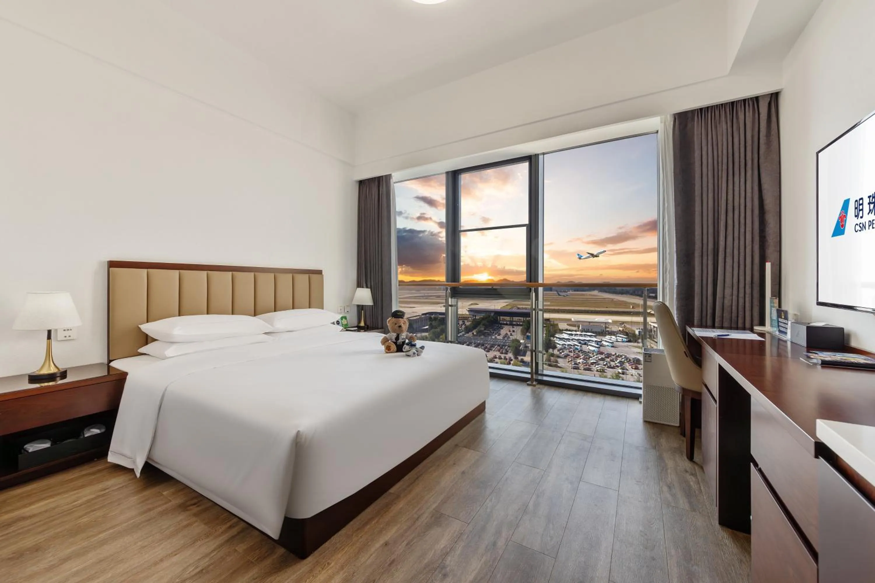 Photo of the whole room, Bed in Beijing CSN Pearl Hotel