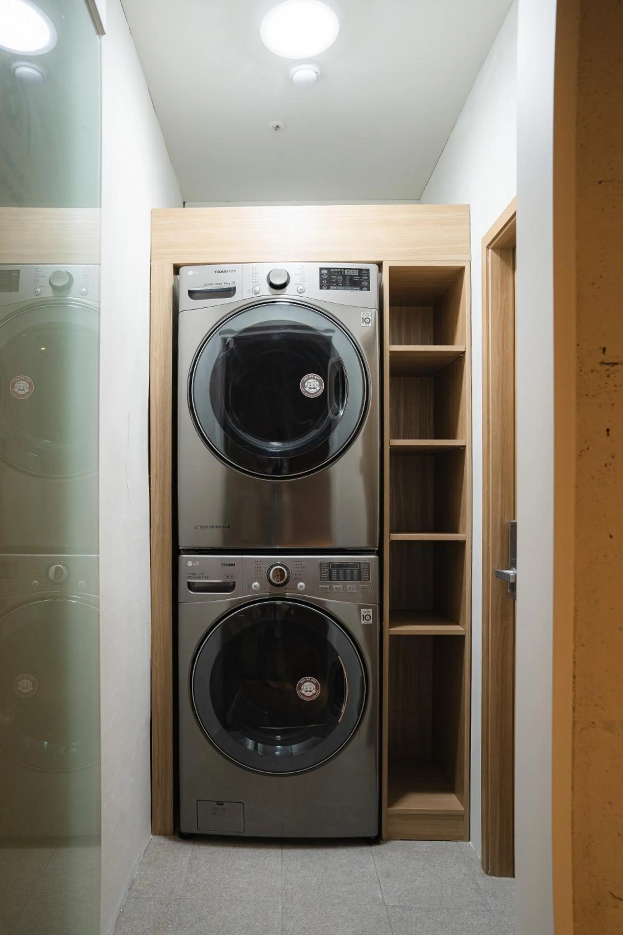 washing machine in Homes Stay G-Valley Gasan