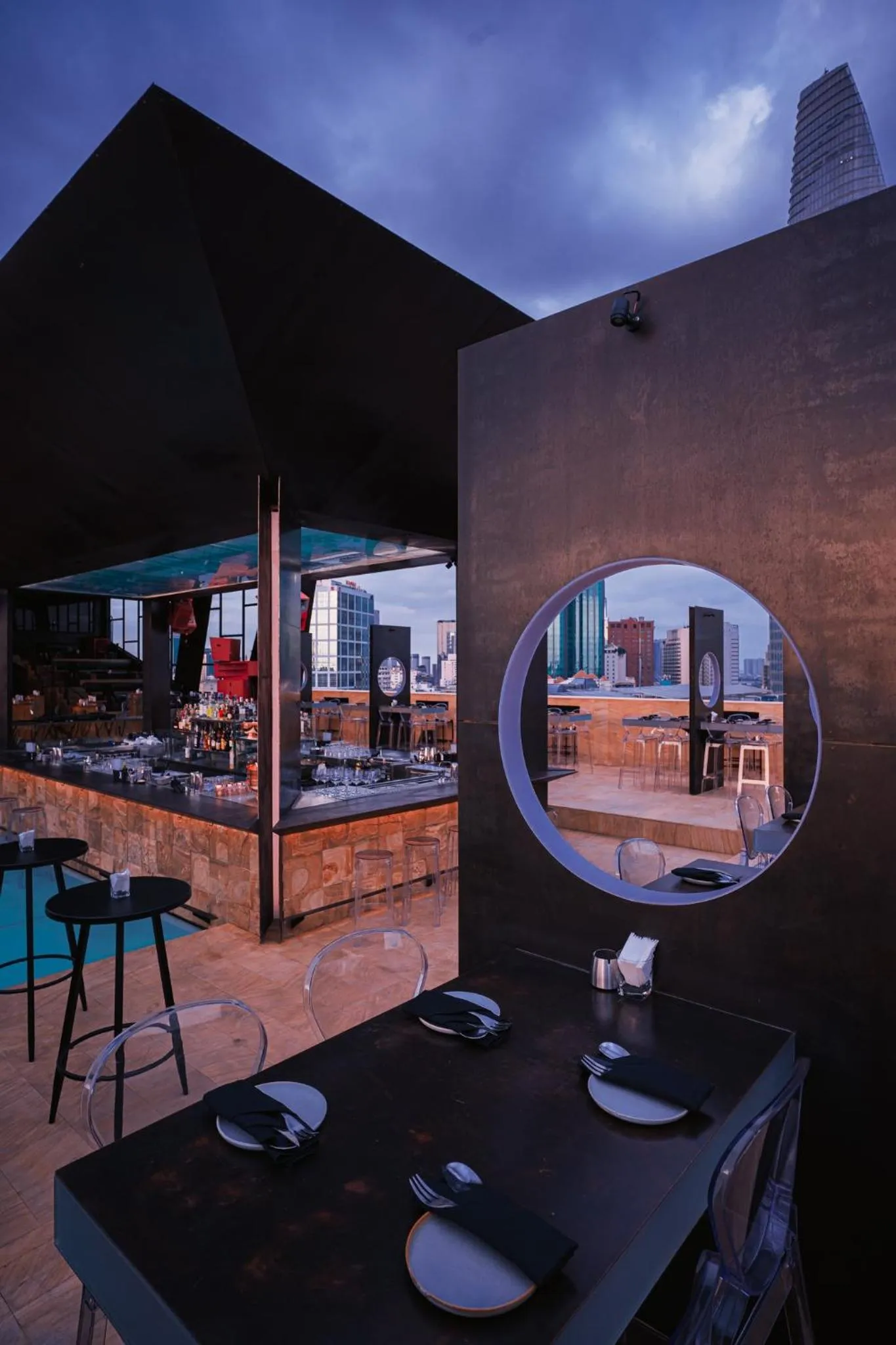 Nightclub / DJ in Elegant Feel Inn - M&A