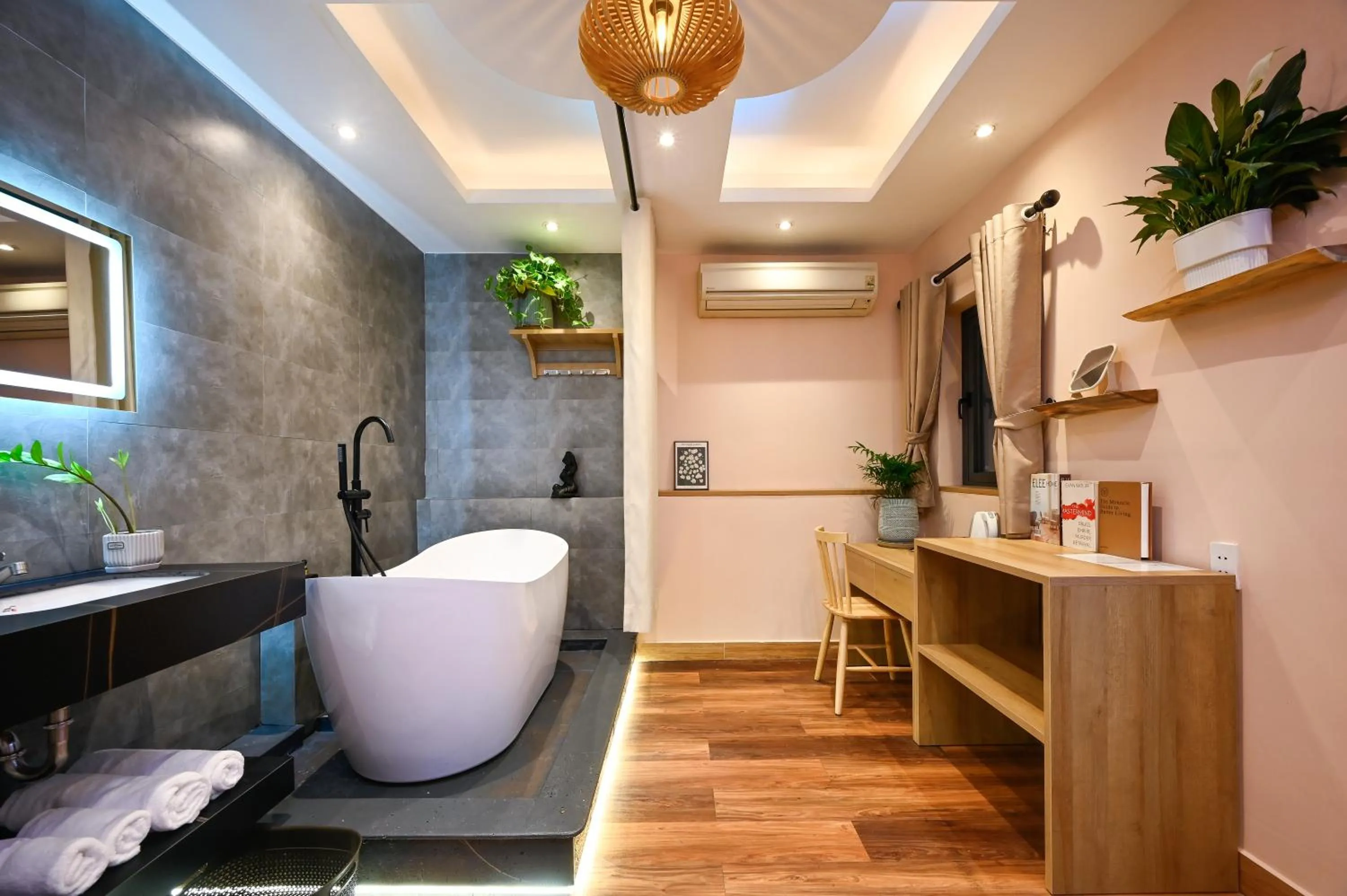 air conditioner in Elegant Feel Inn - M&A