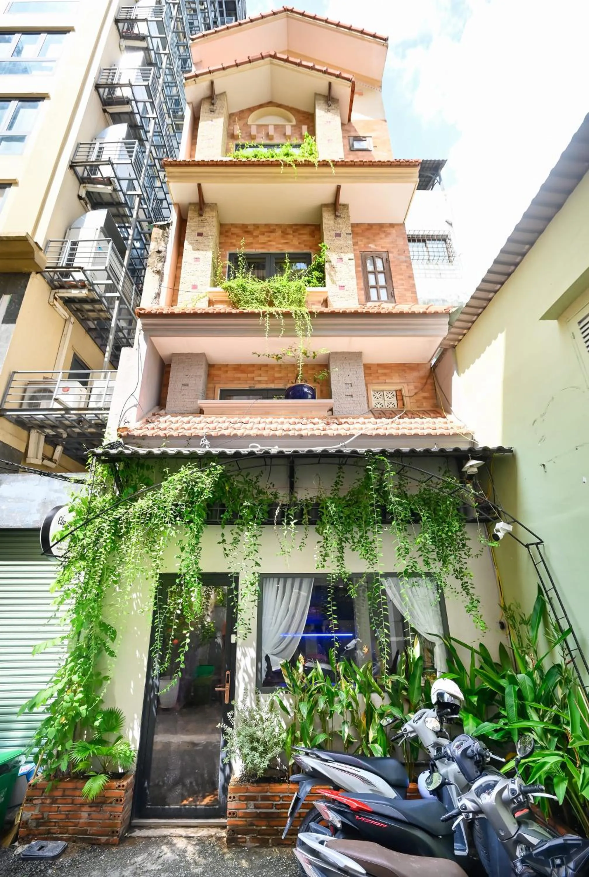 Property building in Elegant Feel Inn - M&A