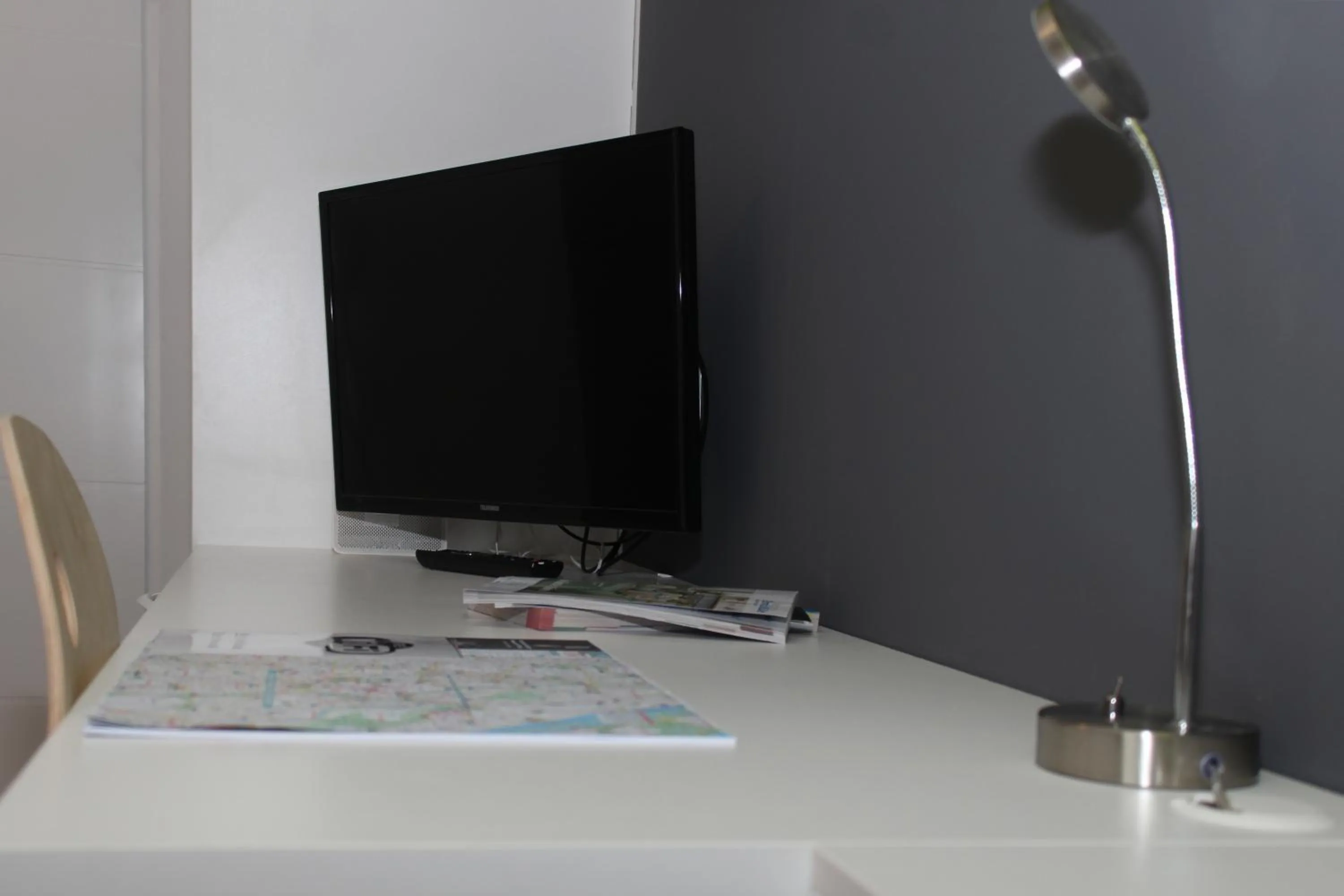 TV and multimedia in Christiano Apartments 1060 CITY
