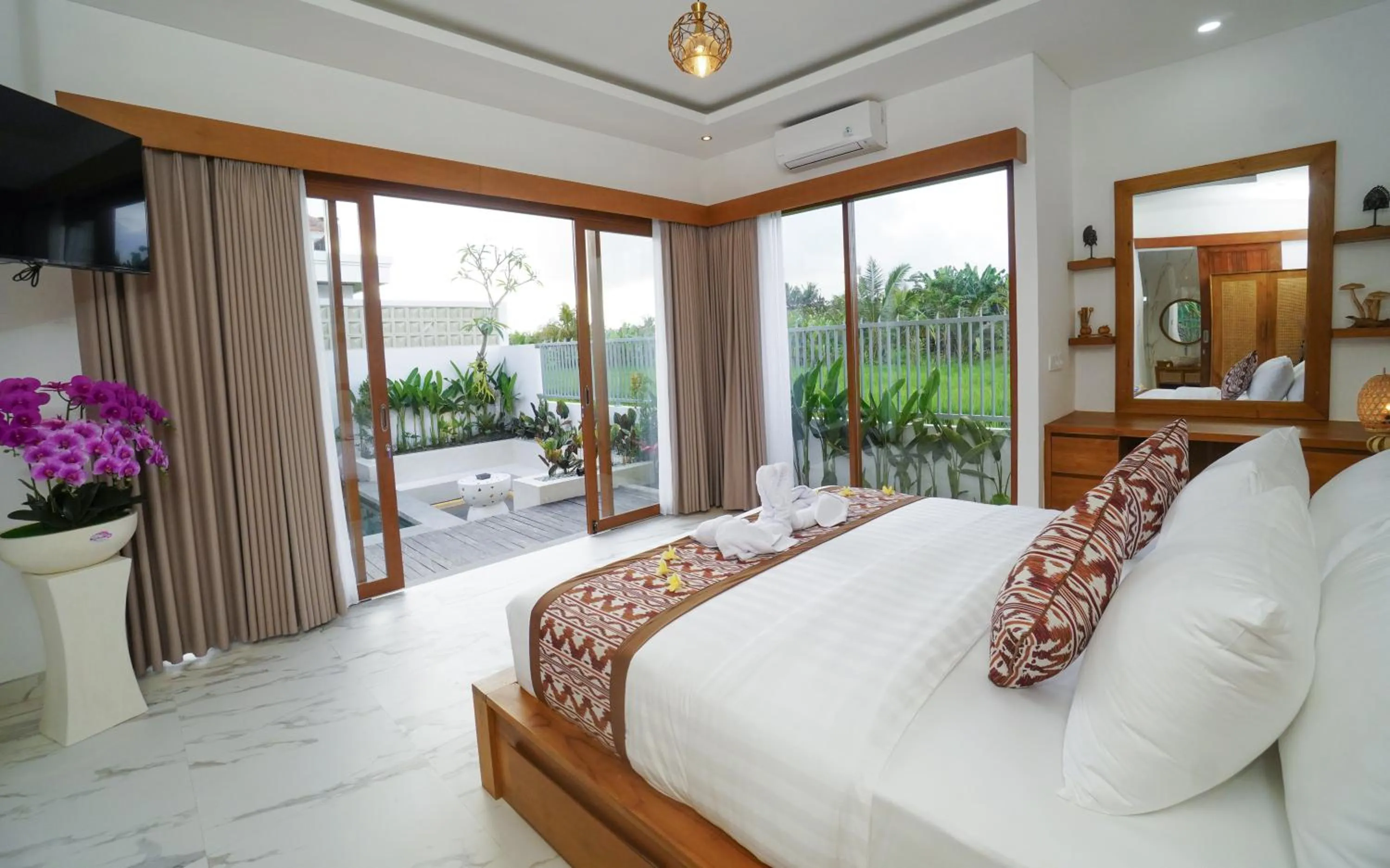 Bedroom, Bed in Vasista Villa Ubud