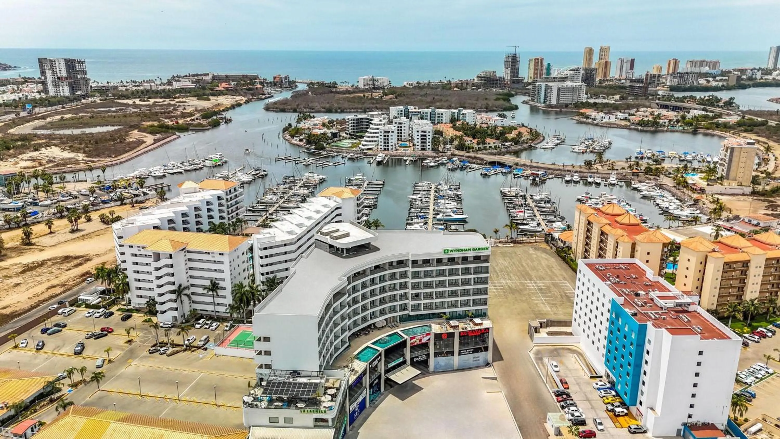 Property building in Wyndham Garden Mazatlan Marina