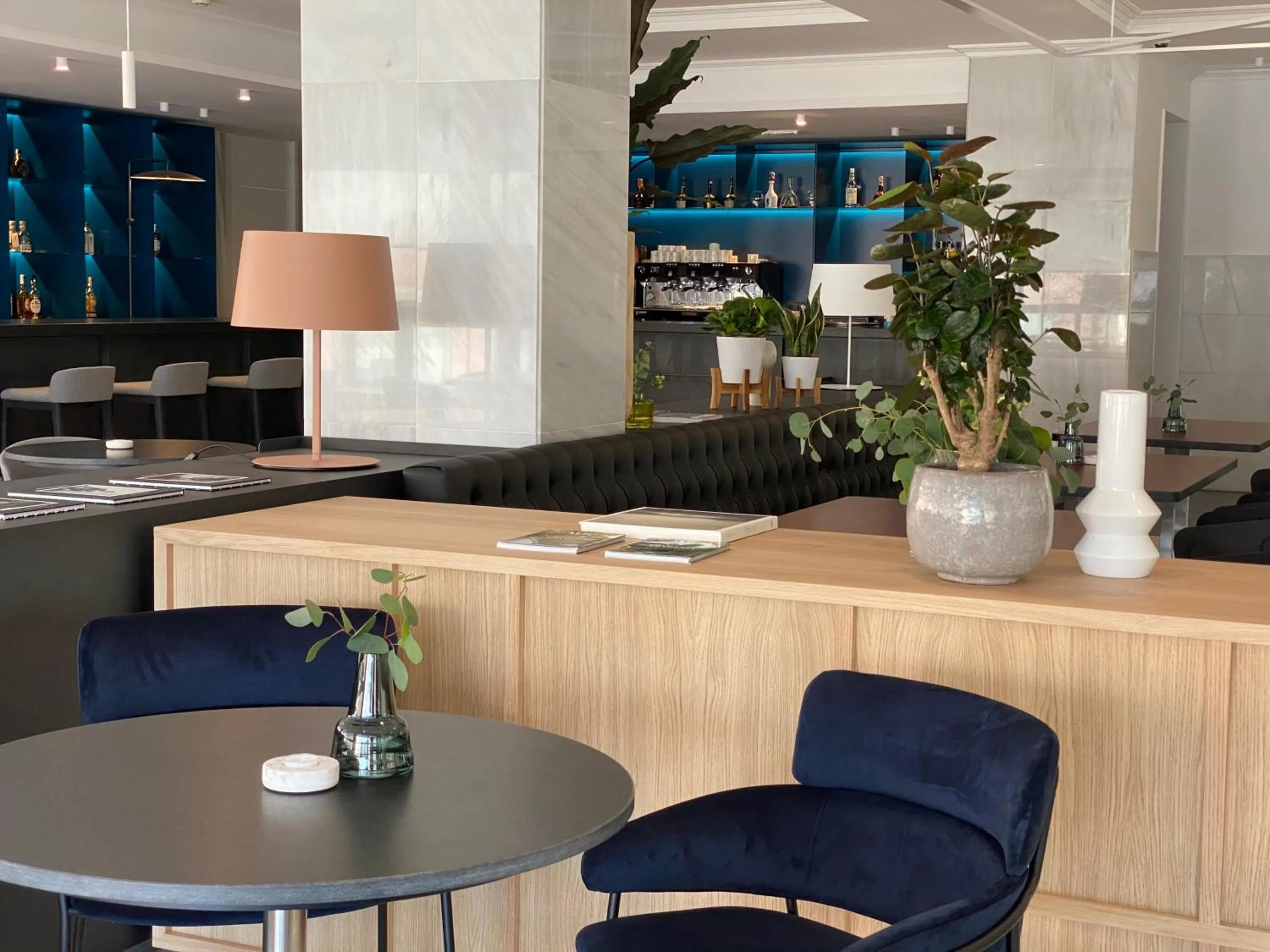 Lounge or bar in Hotel Carlos I Silgar