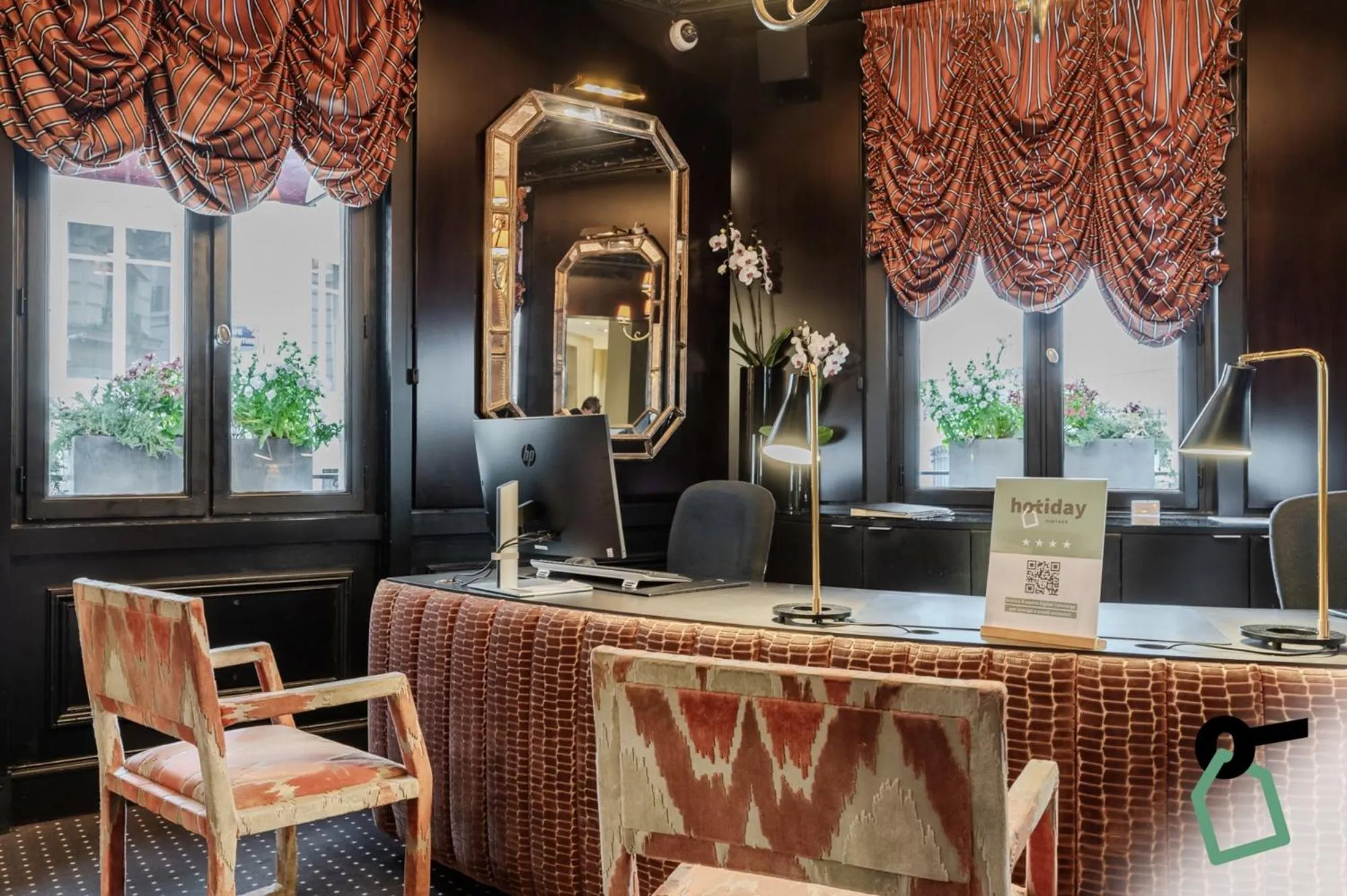 Lobby or reception in Hotiday Room Collection - Paris Arc de Triomphe