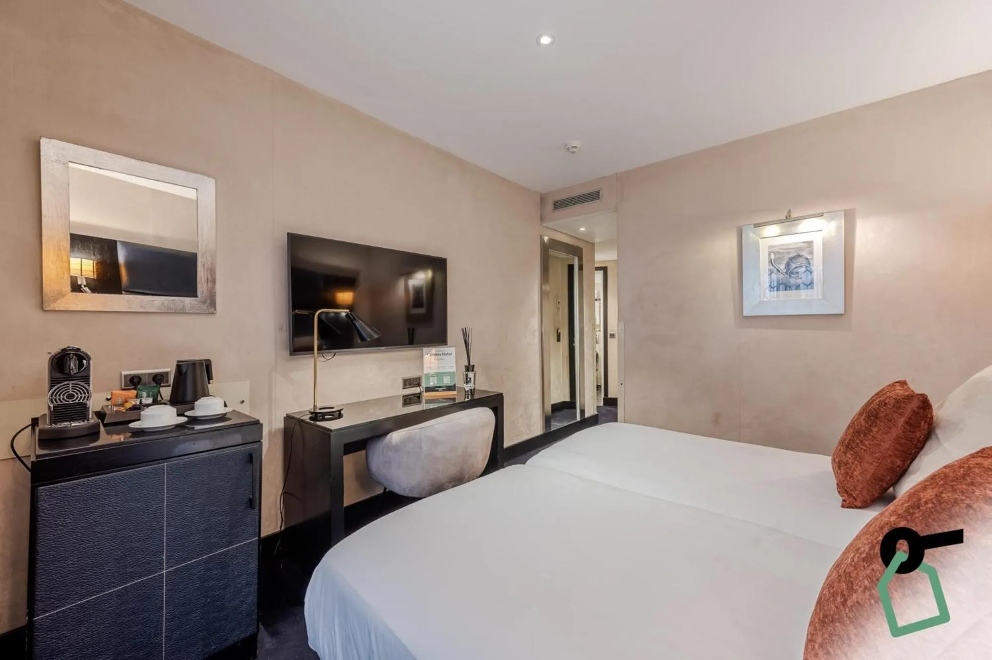 Bedroom, Bed in Hotiday Room Collection - Paris Arc de Triomphe