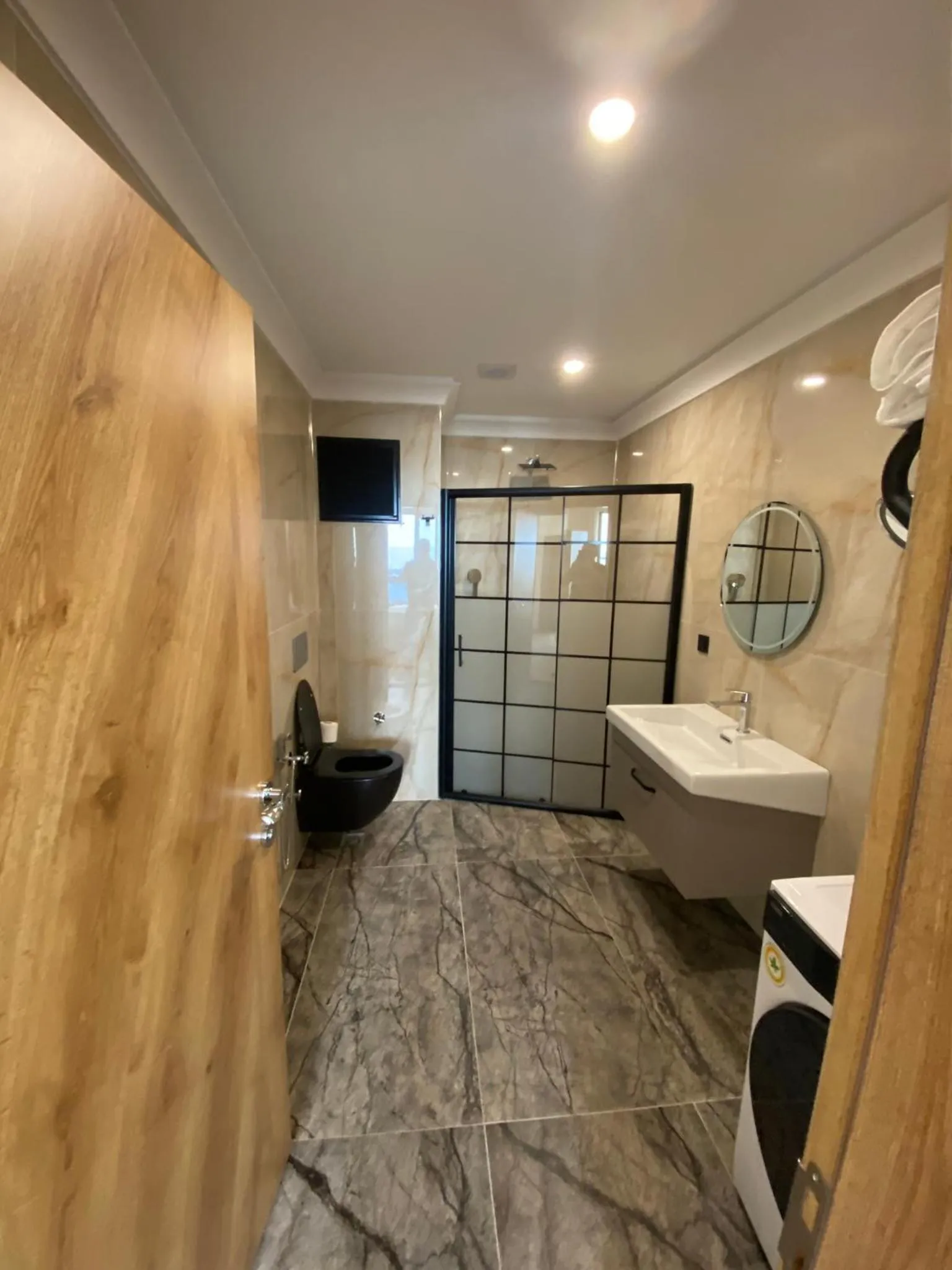 Shower in Rena Grand Residence & Suit
