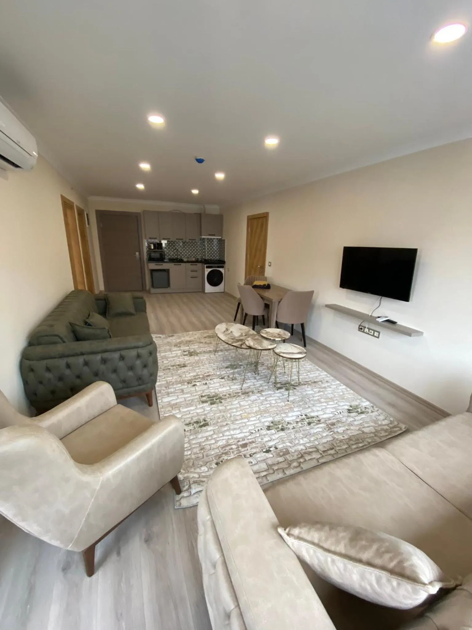 Communal lounge/ TV room in Rena Grand Residence & Suit