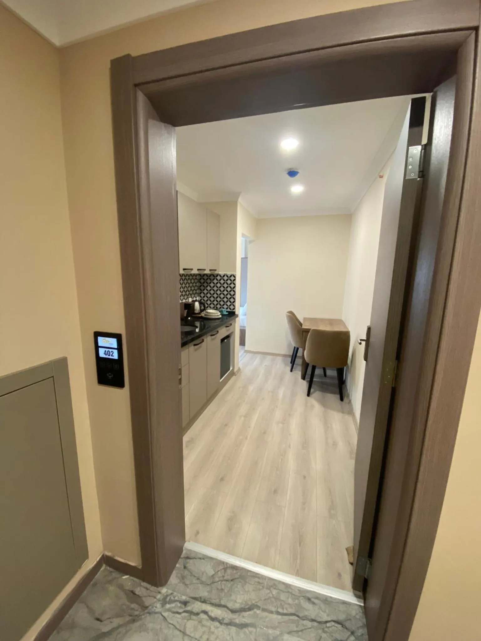 hair dresser in Rena Grand Residence & Suit