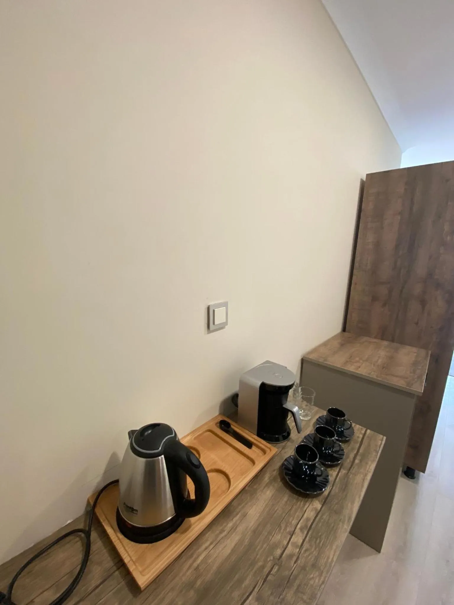 Coffee/tea facilities in Rena Grand Residence & Suit