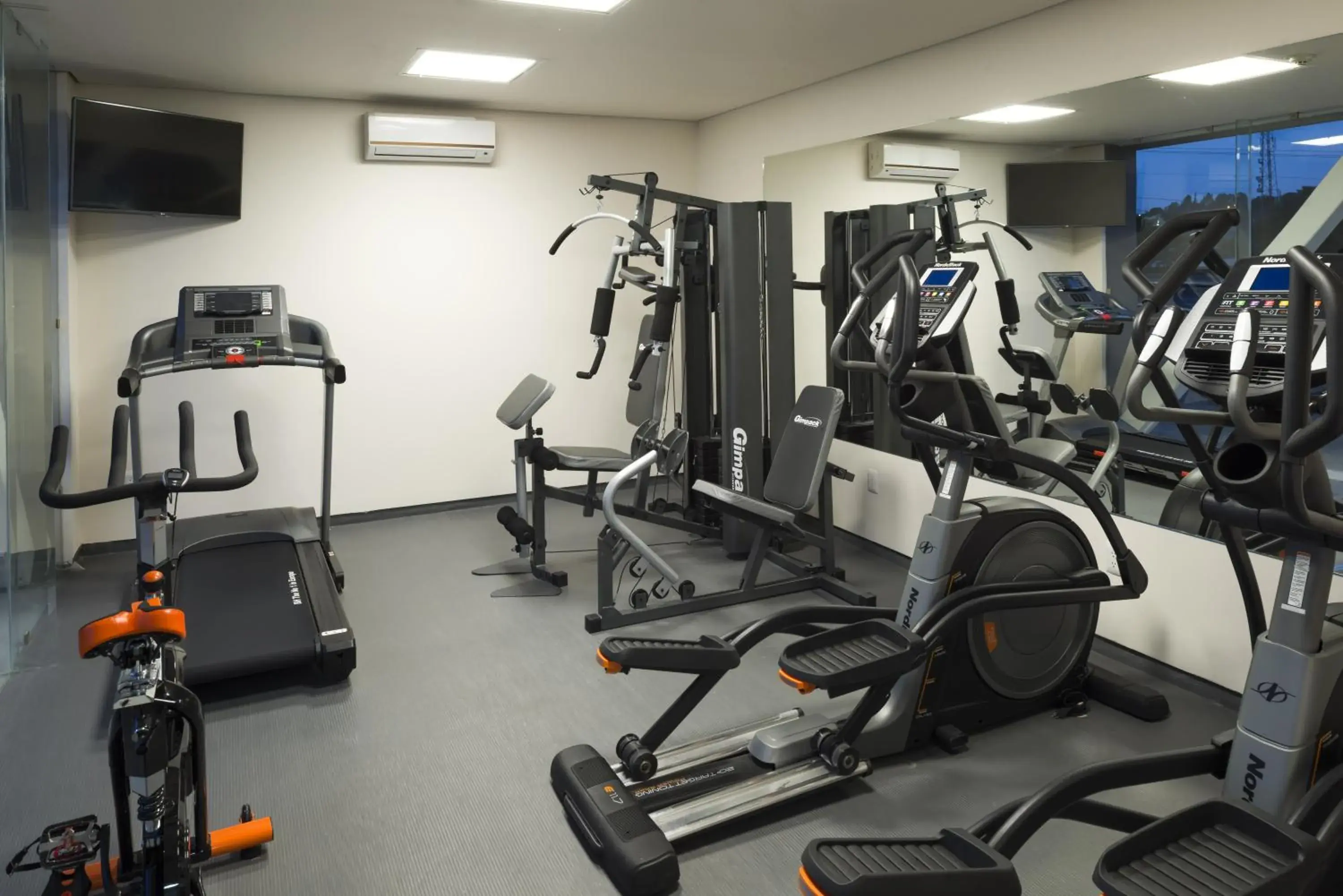 Fitness centre/facilities in Mision Express Queretaro Fitness centre/facilities in Mision Express Queretaro