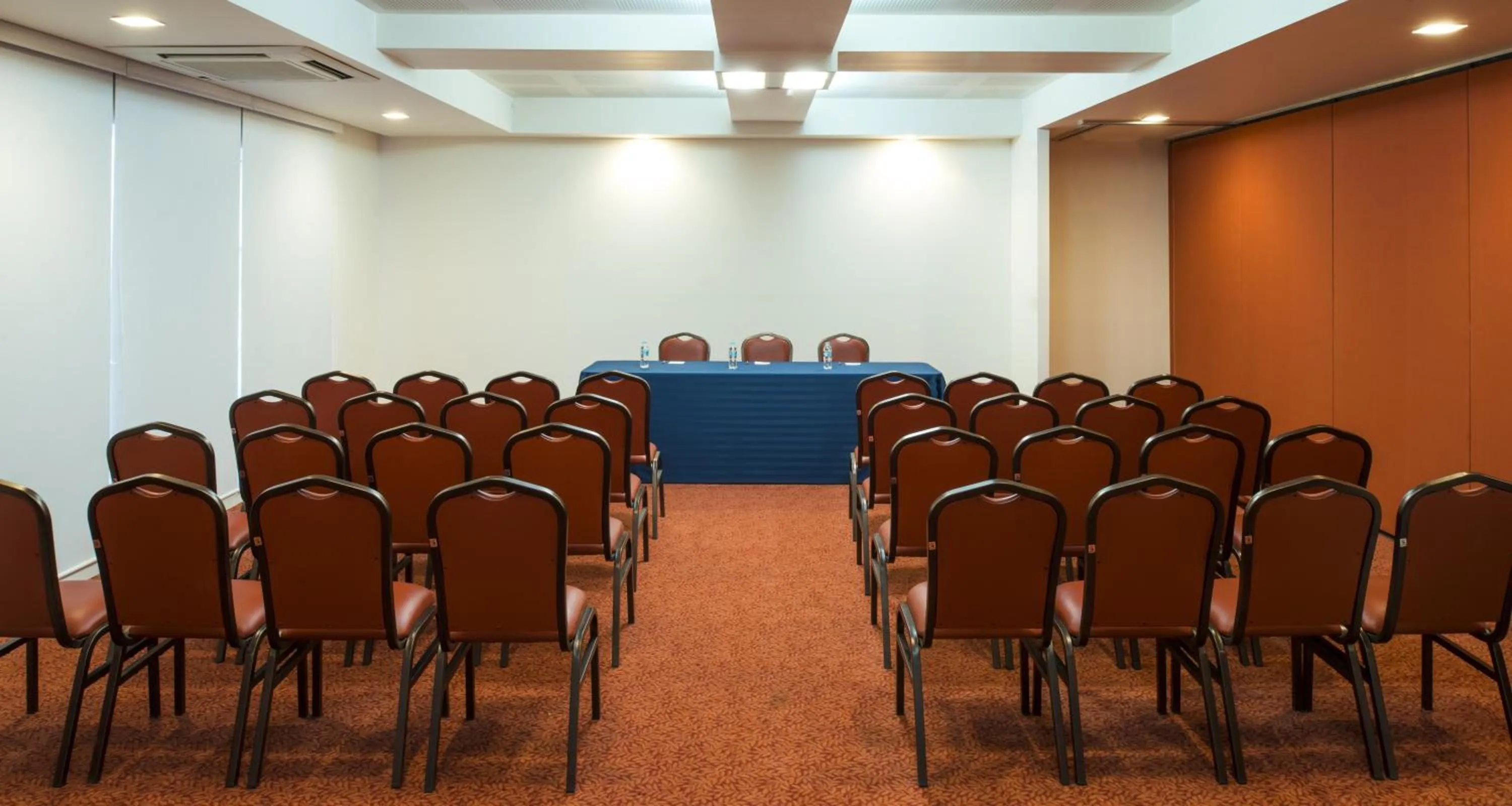 Business facilities in Mision Express Queretaro