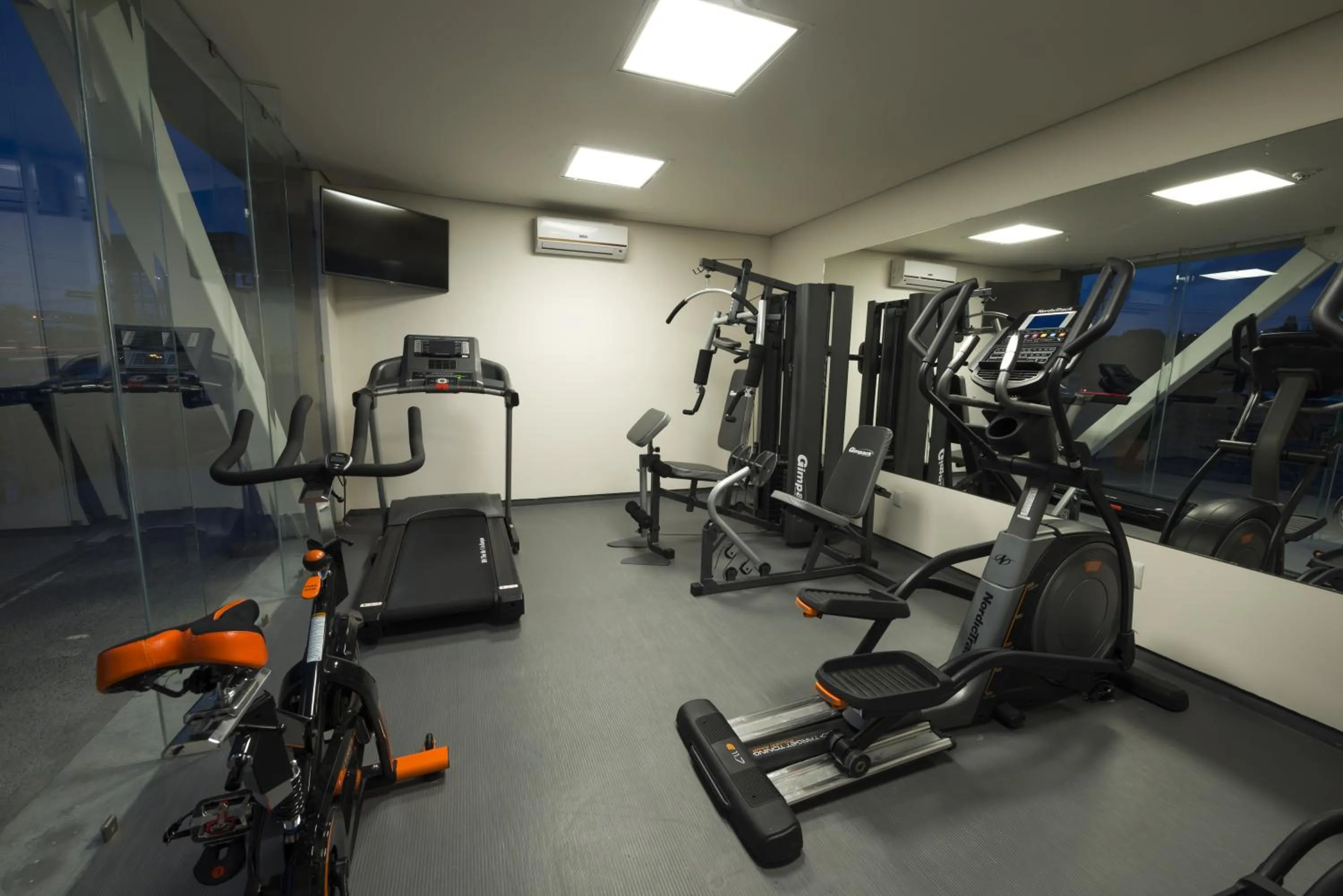 Fitness centre/facilities in Mision Express Queretaro