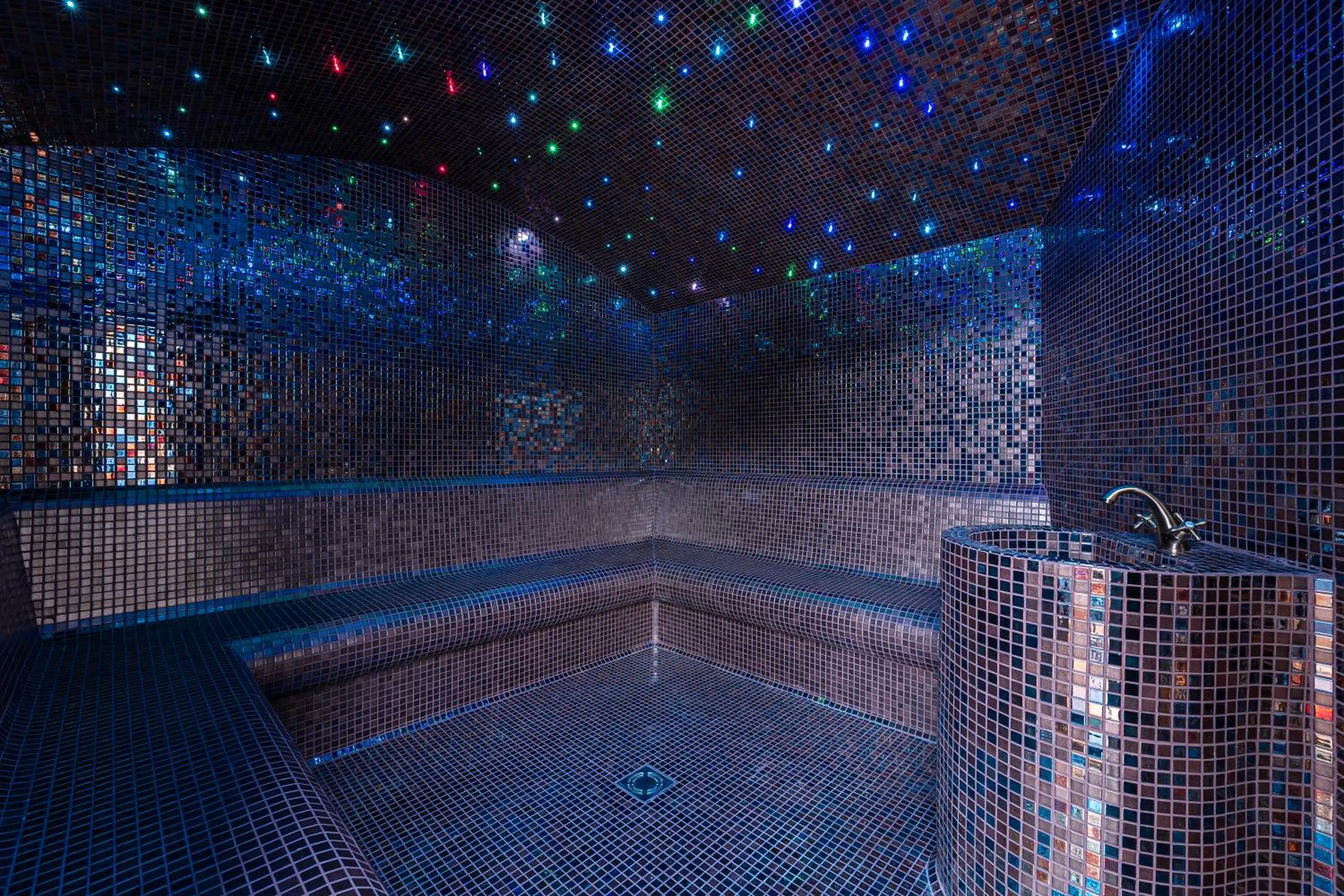 Steam room in Hotel De‘Andros Virpazar