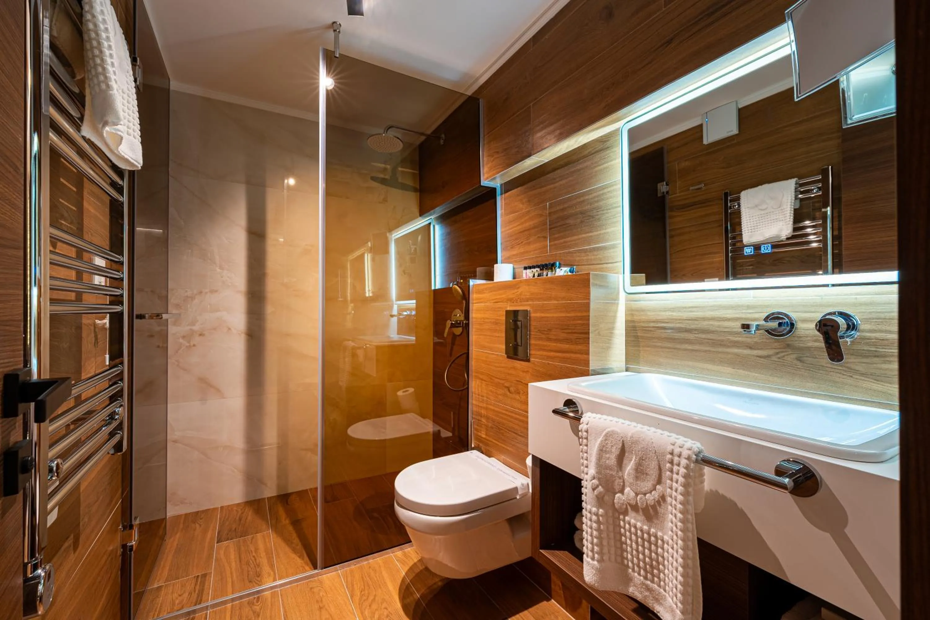 Shower in Hotel De‘Andros Virpazar