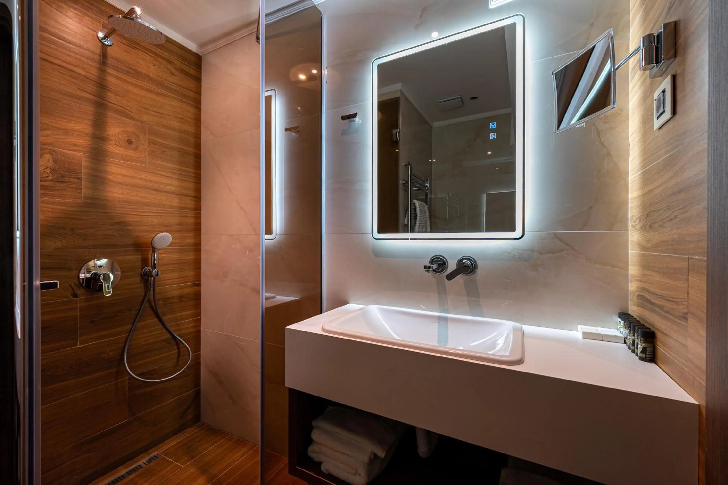 Bathroom in Hotel De‘Andros Virpazar