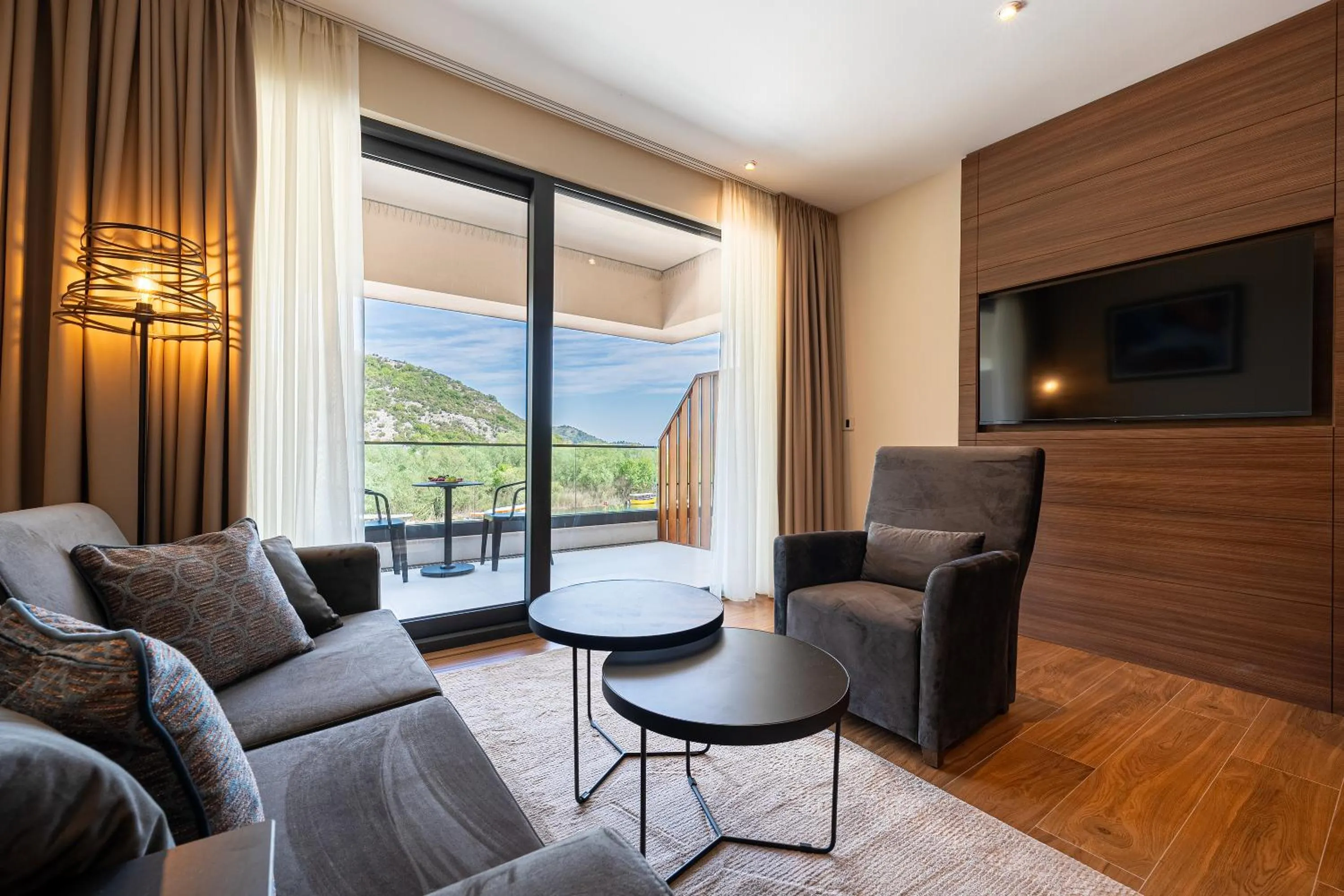 TV and multimedia in Hotel De‘Andros Virpazar