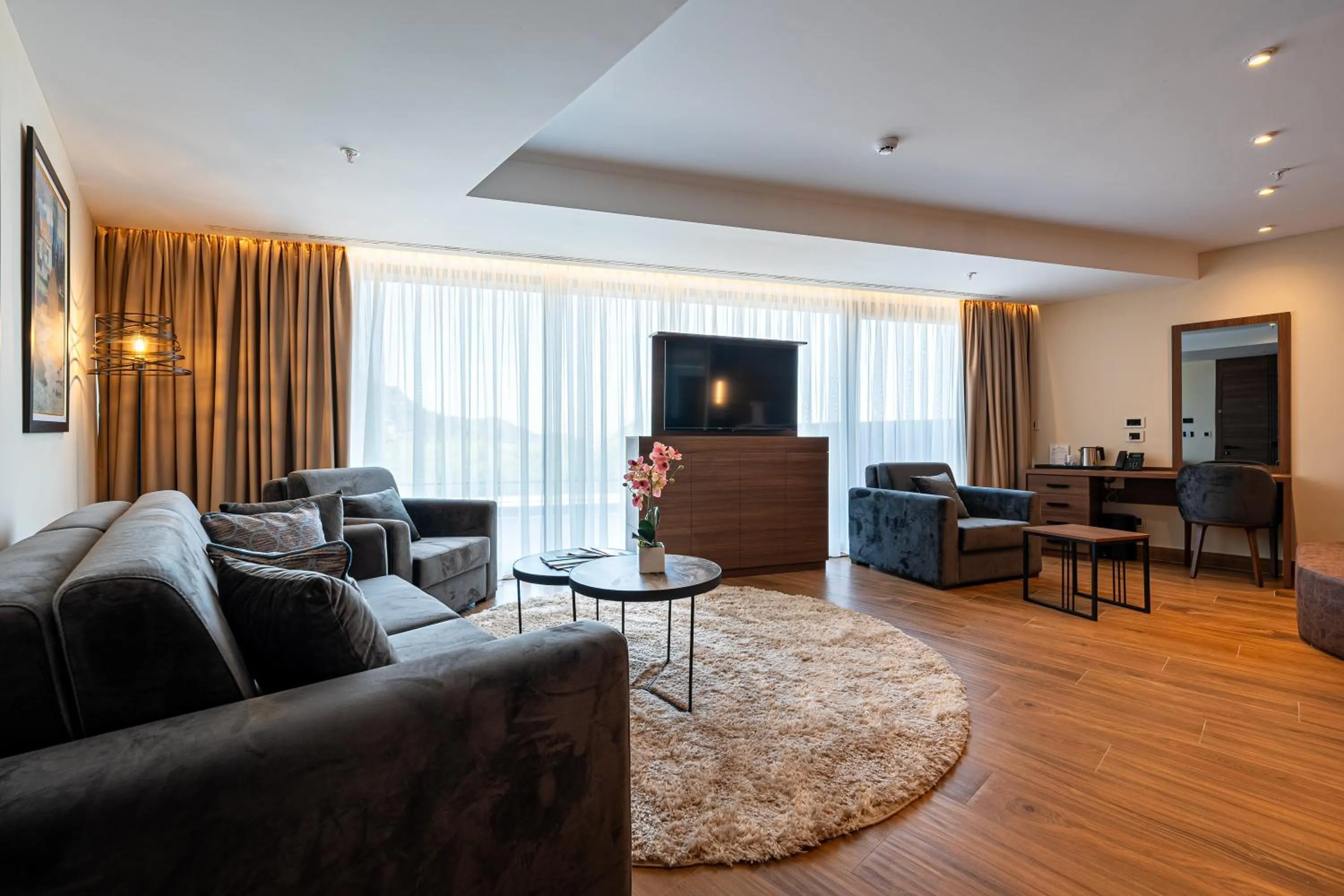 Photo of the whole room in Hotel De‘Andros Virpazar