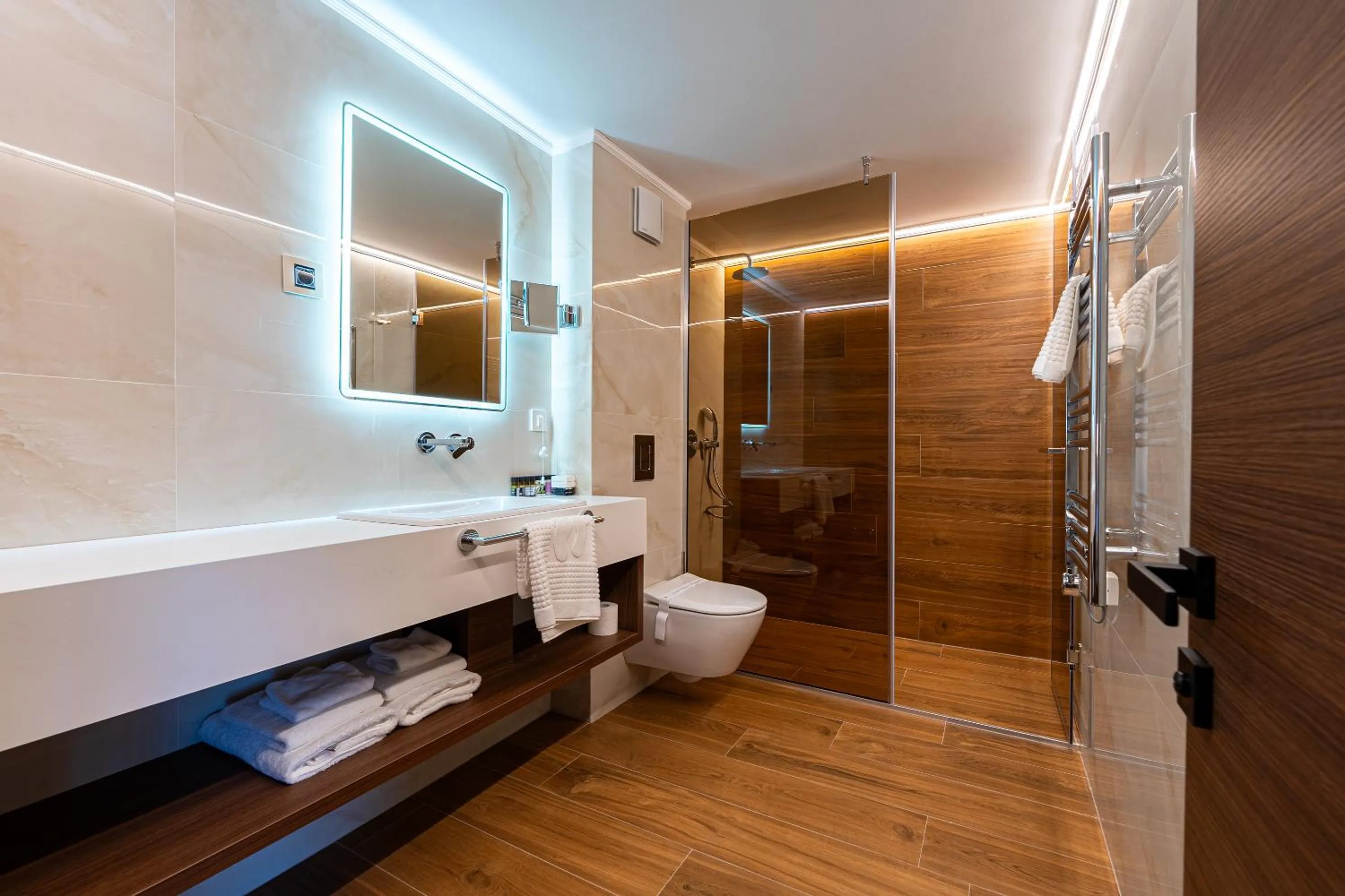 Toilet in Hotel De‘Andros Virpazar