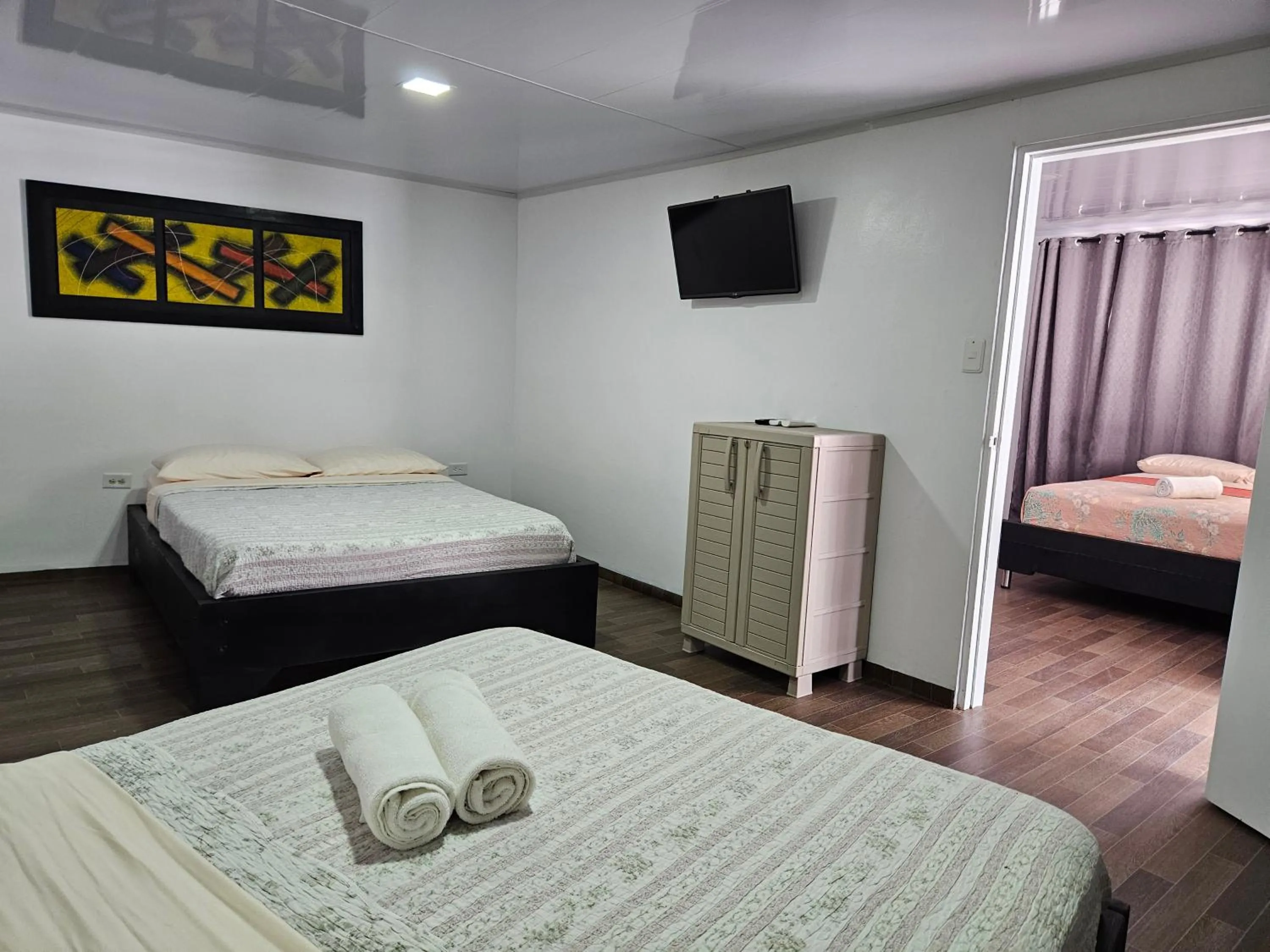 Photo of the whole room, Bed in Caribbean Island Hotel Piso 2