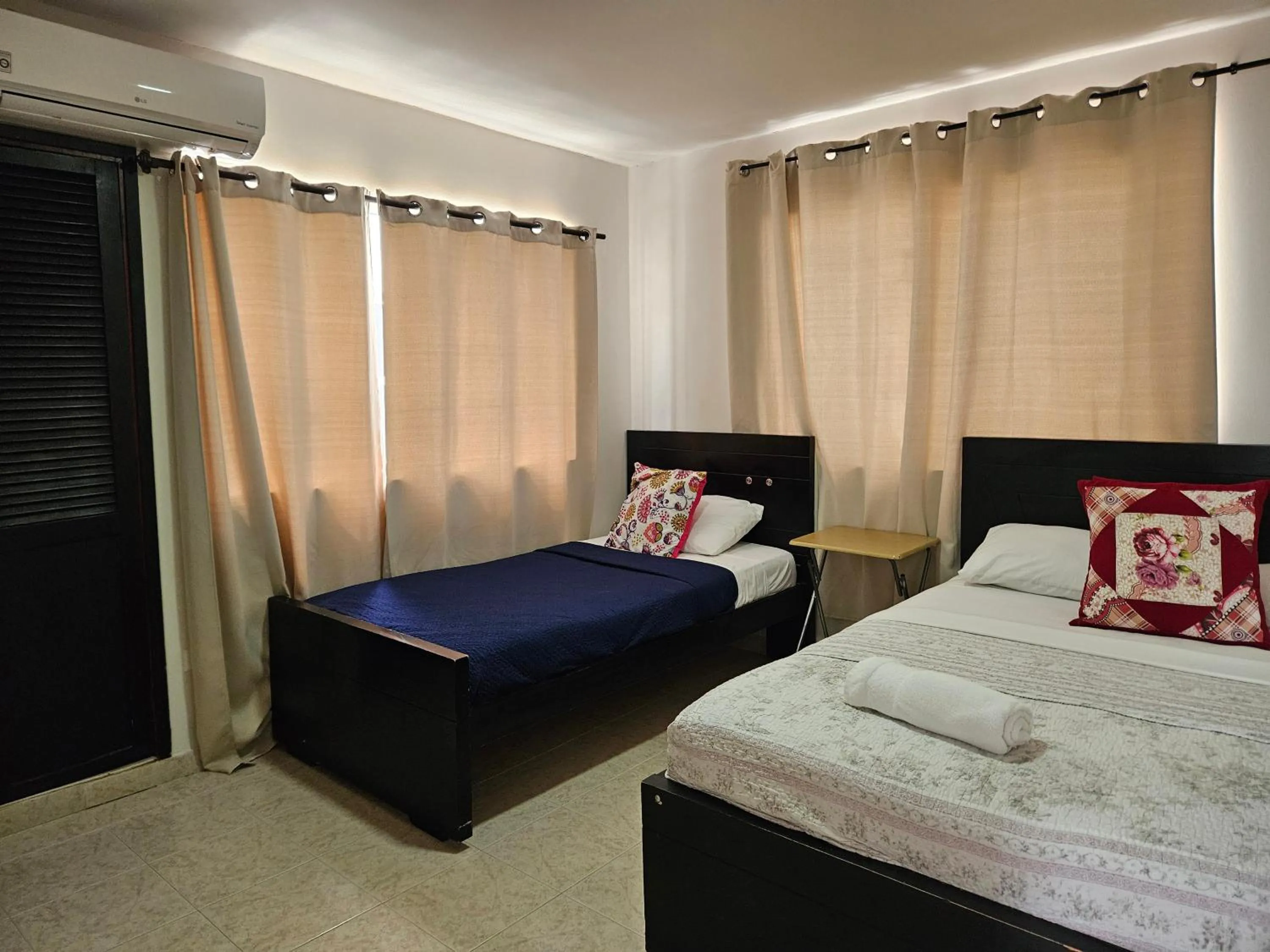 Photo of the whole room, Bed in Caribbean Island Hotel Piso 2